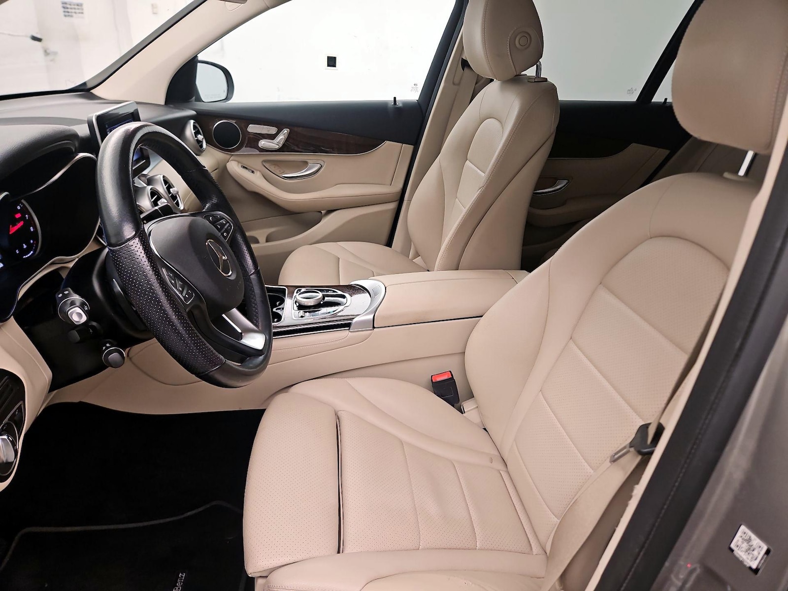 2019 Mercedes-Benz GLC GLC300 - Photo 12