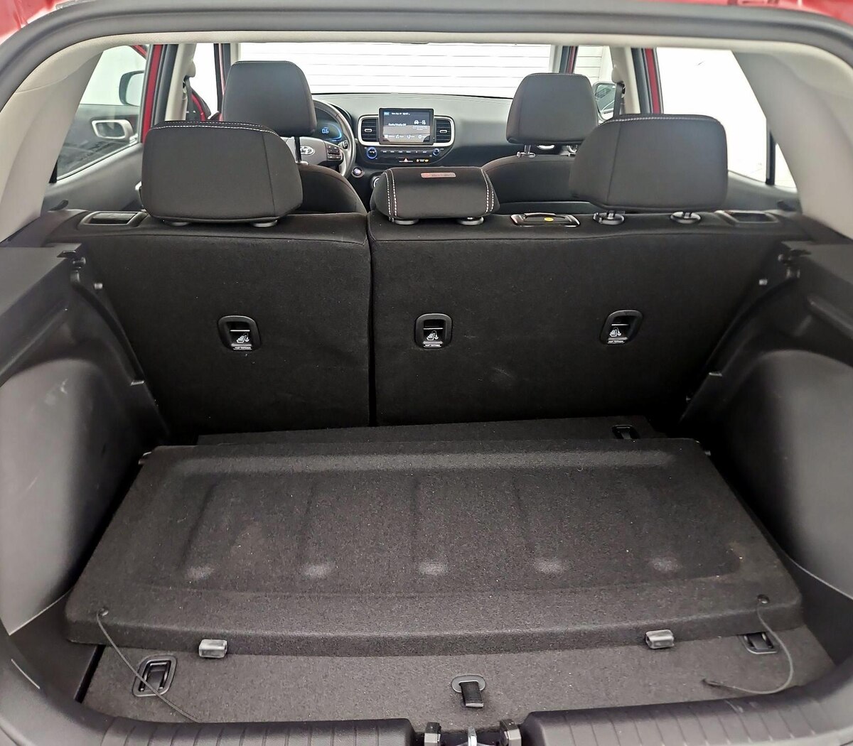 Trunk/Cargo (Seats Up)
