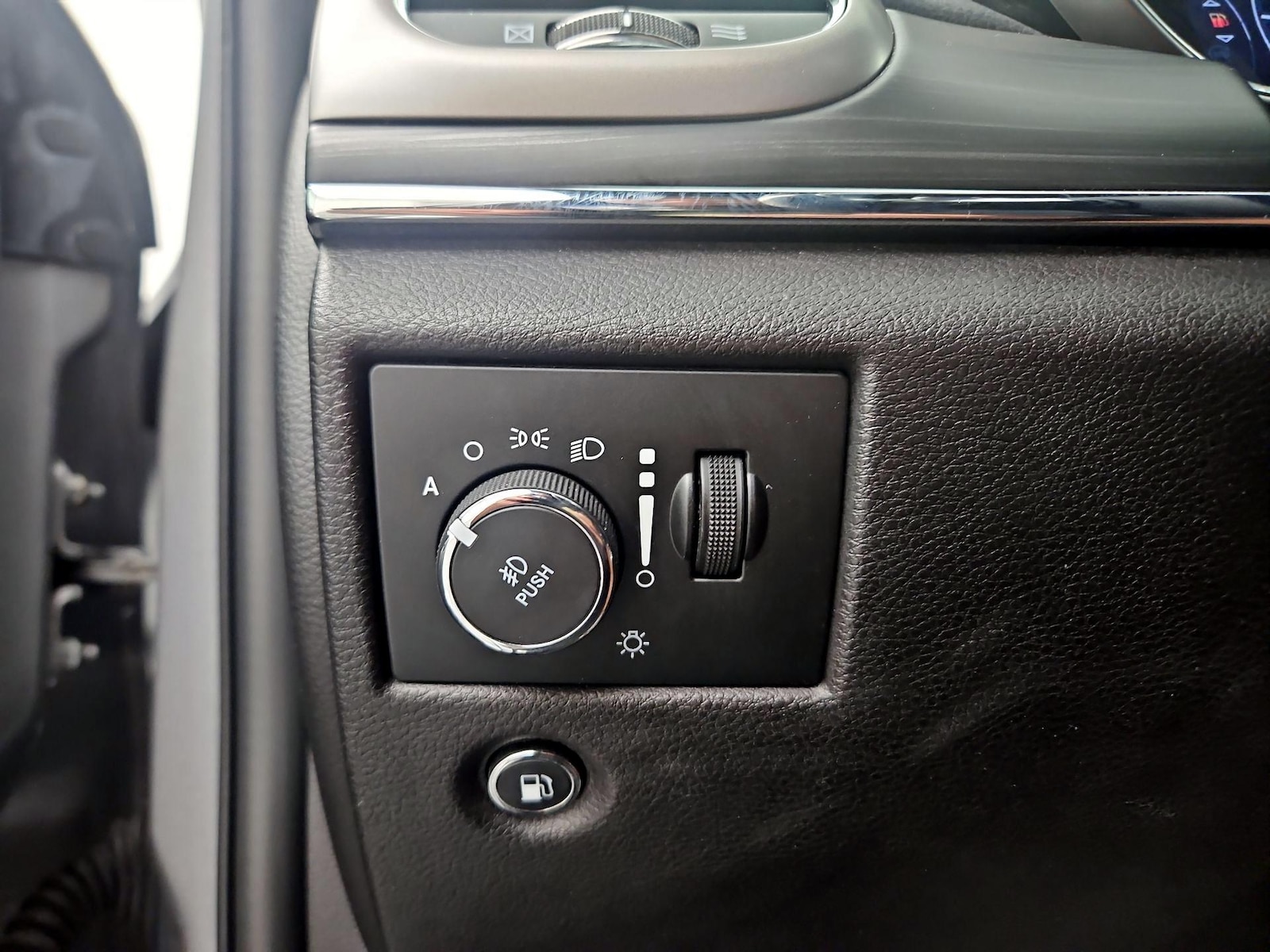 2020 Jeep Grand Cherokee Limited - Photo 14