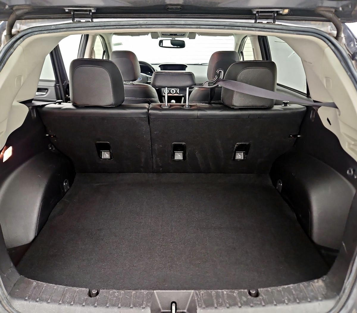 Trunk/Cargo (Seats Up)