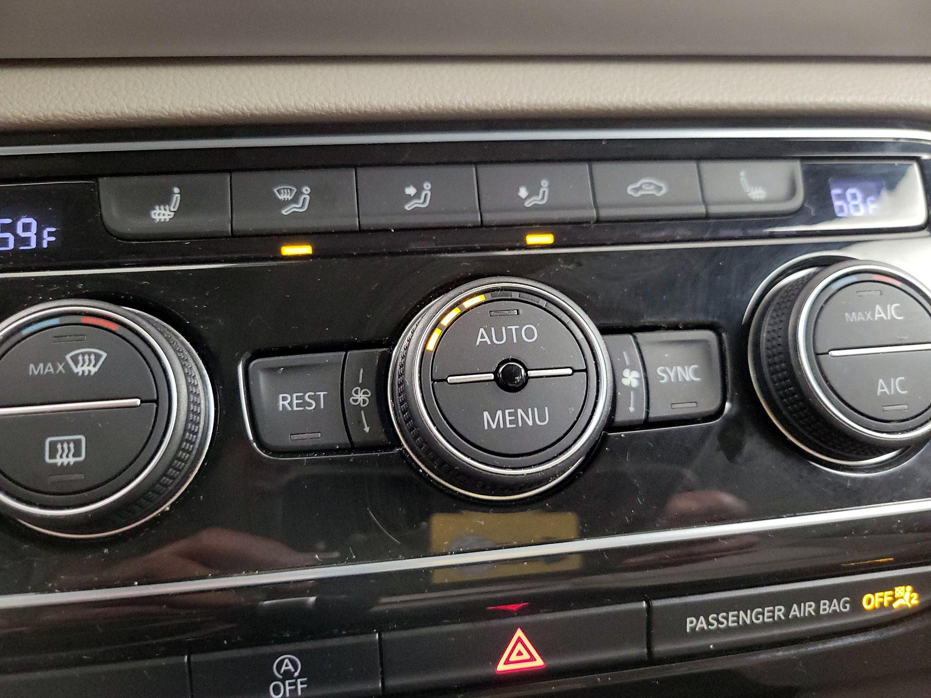 Thumbnail: 2023 Volkswagen Atlas - 16