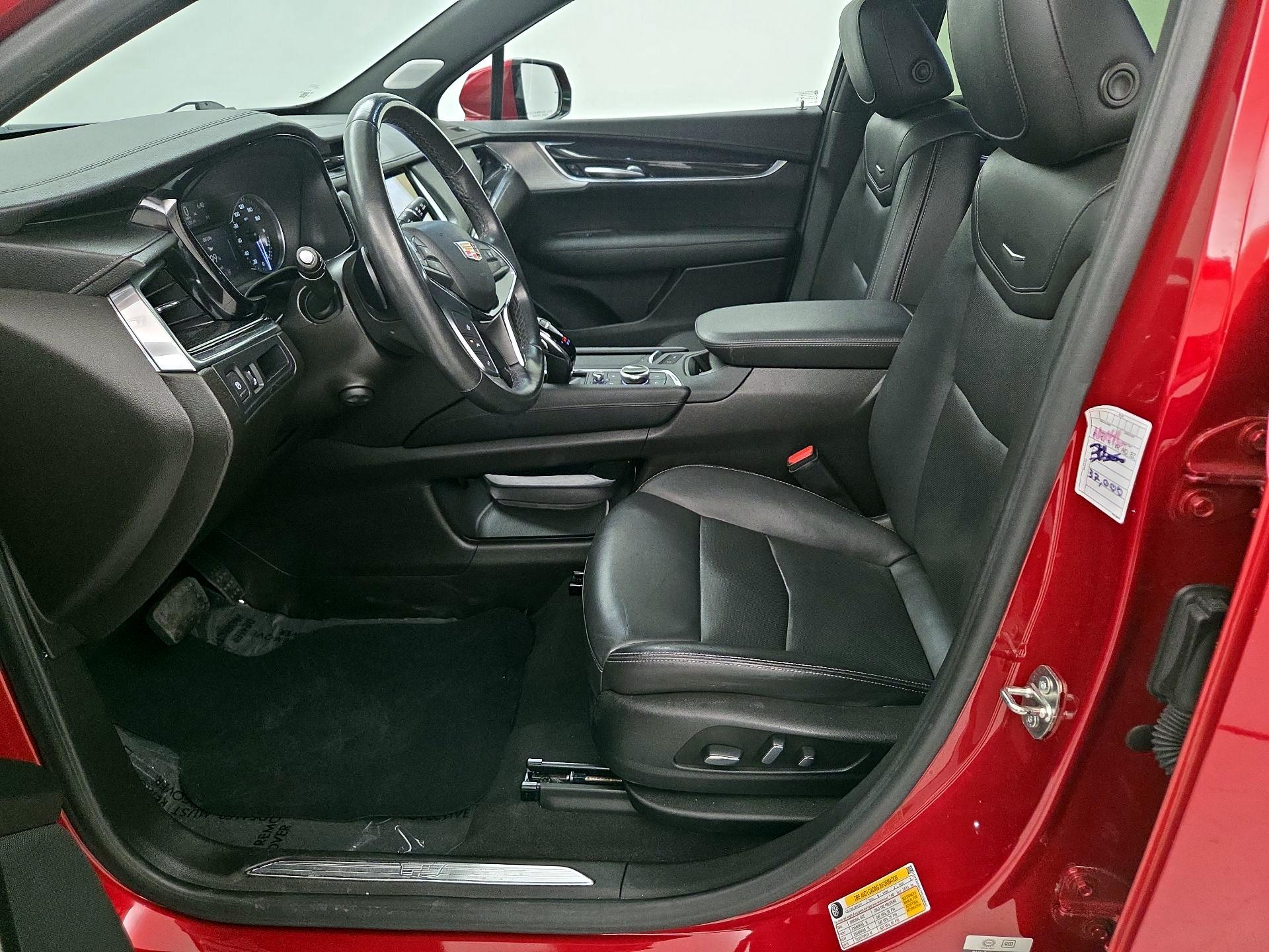 Thumbnail: 2023 Cadillac XT5 - 9