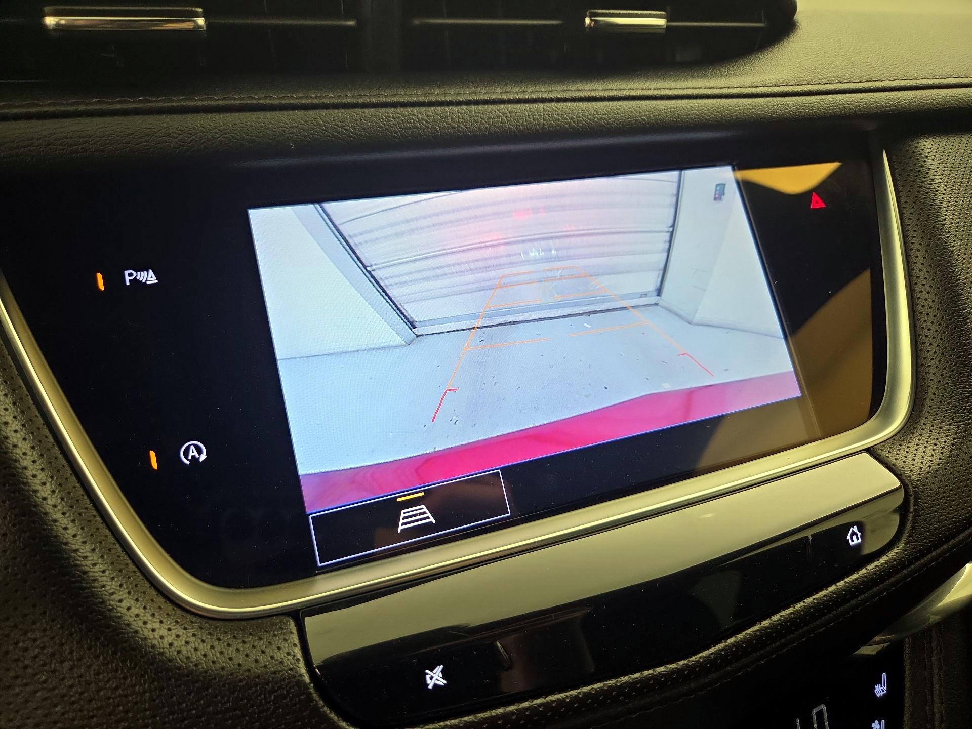 Thumbnail: 2023 Cadillac XT5 - 13