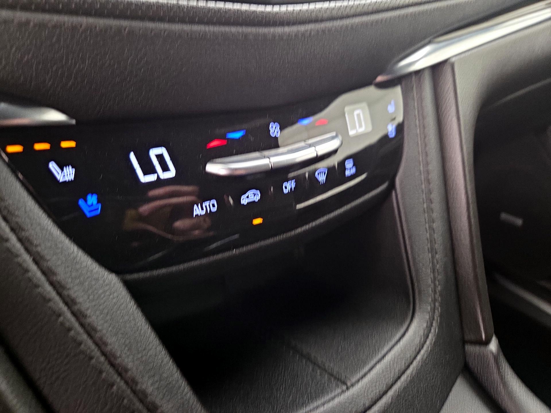 Thumbnail: 2023 Cadillac XT5 - 15