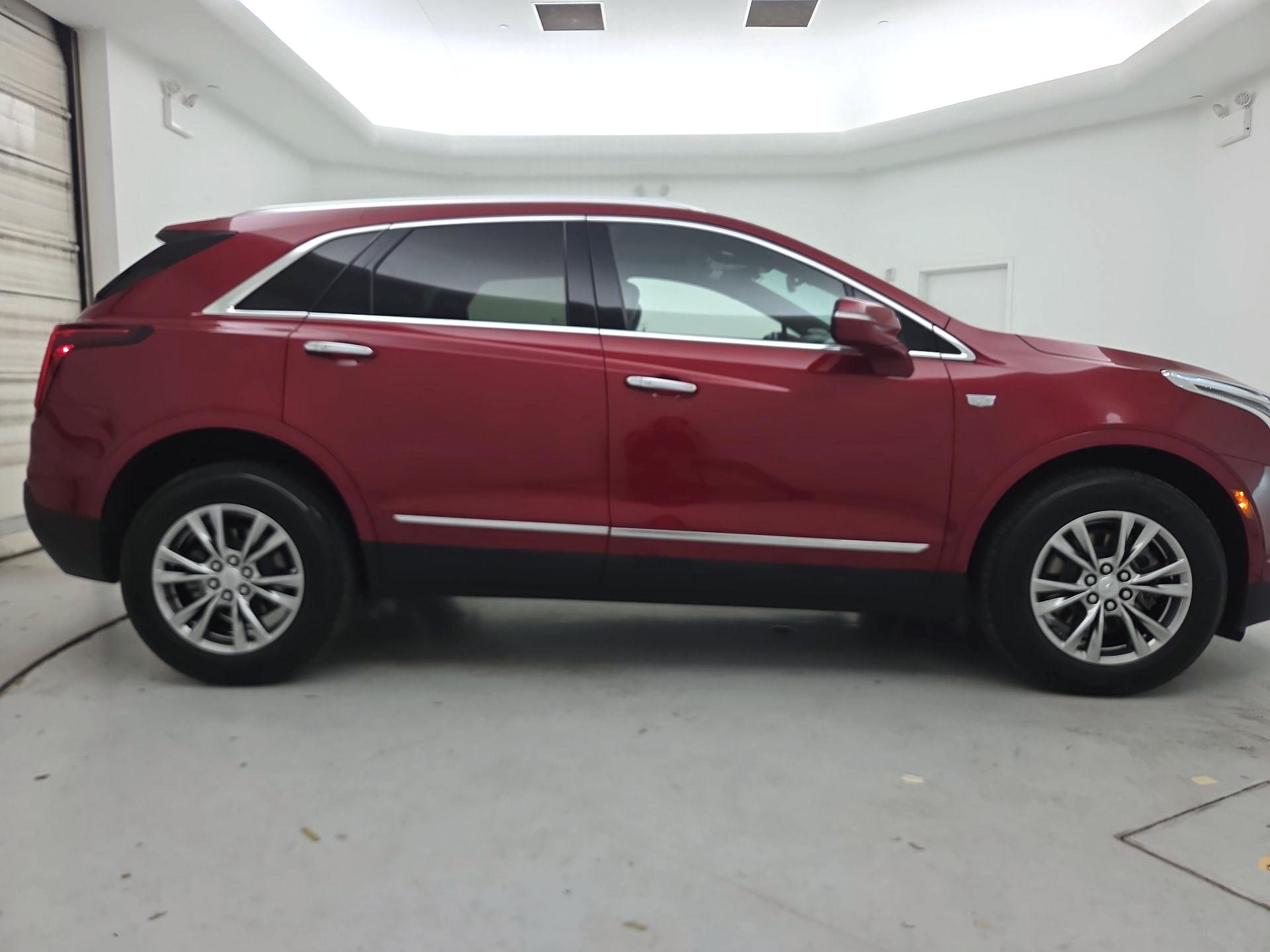 Thumbnail: 2023 Cadillac XT5 - 4