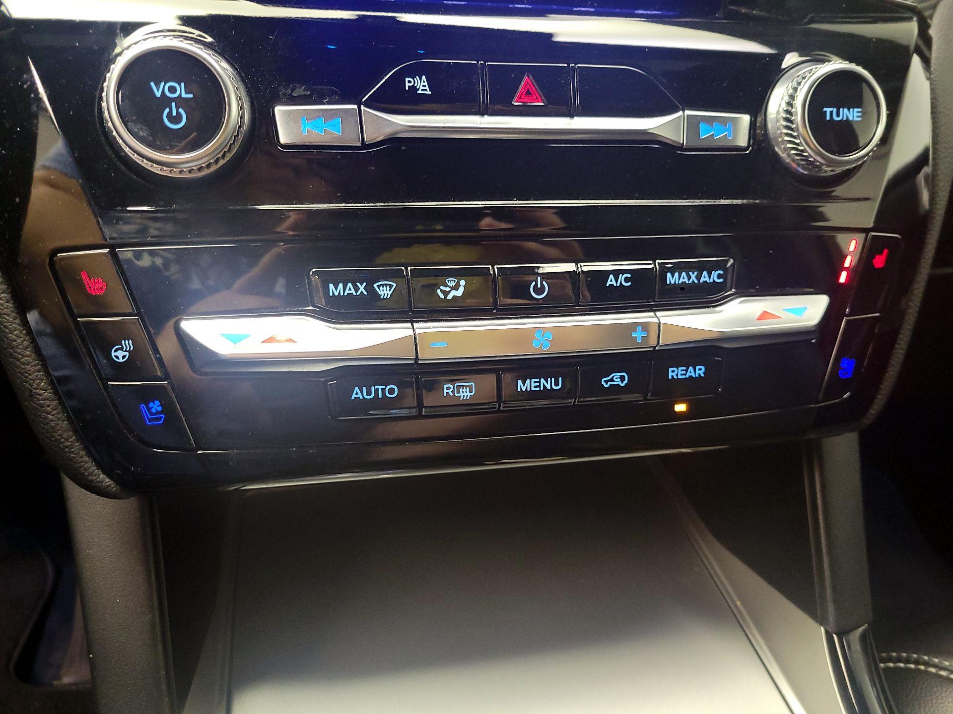 Thumbnail: 2024 Ford Explorer - 15