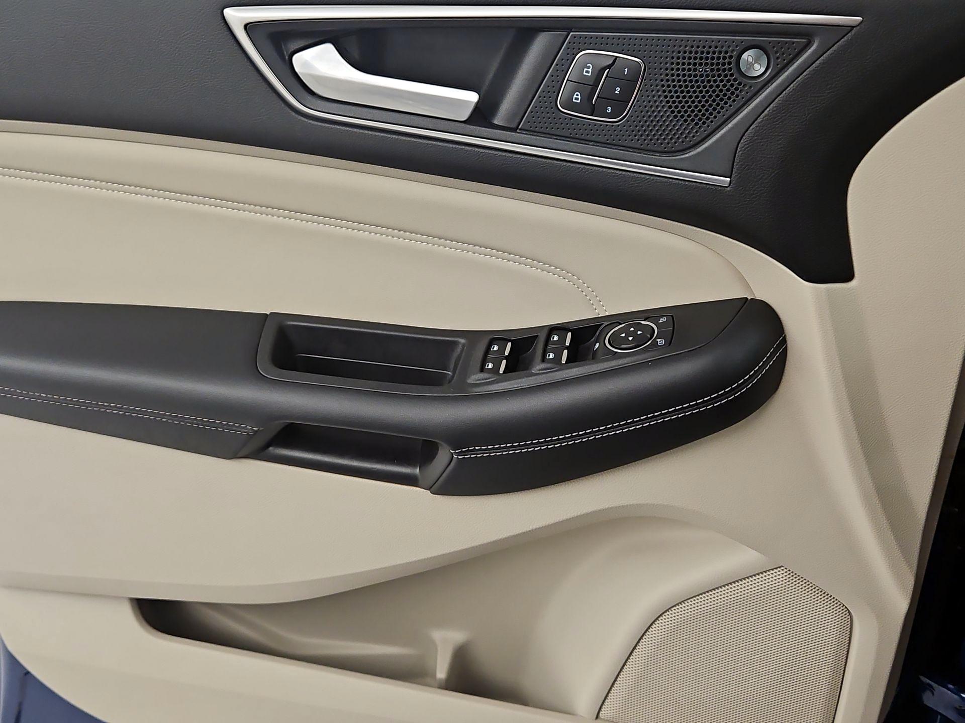 Thumbnail: 2021 Ford Edge - 12