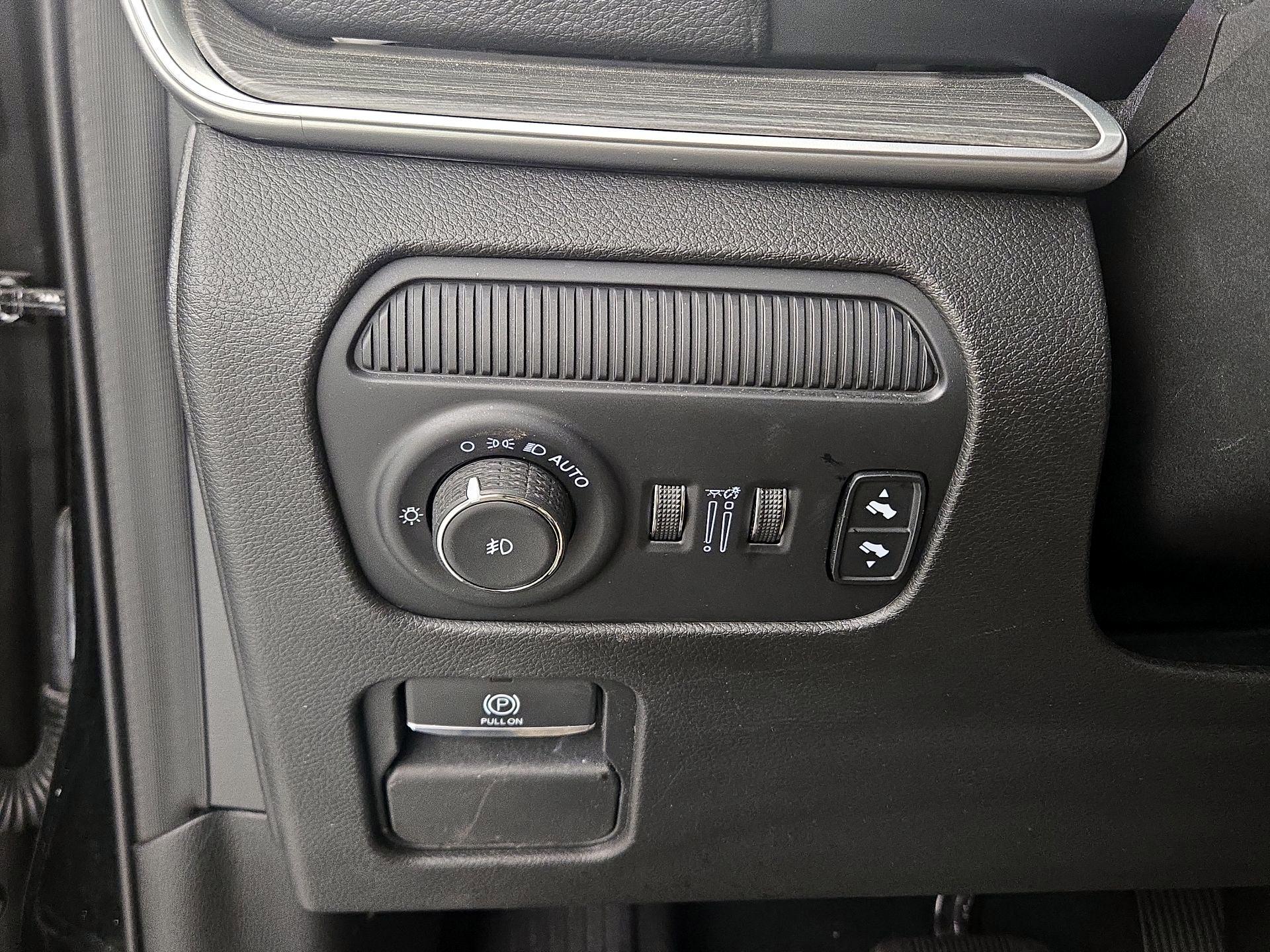 Thumbnail: 2024 Jeep Wagoneer - 13