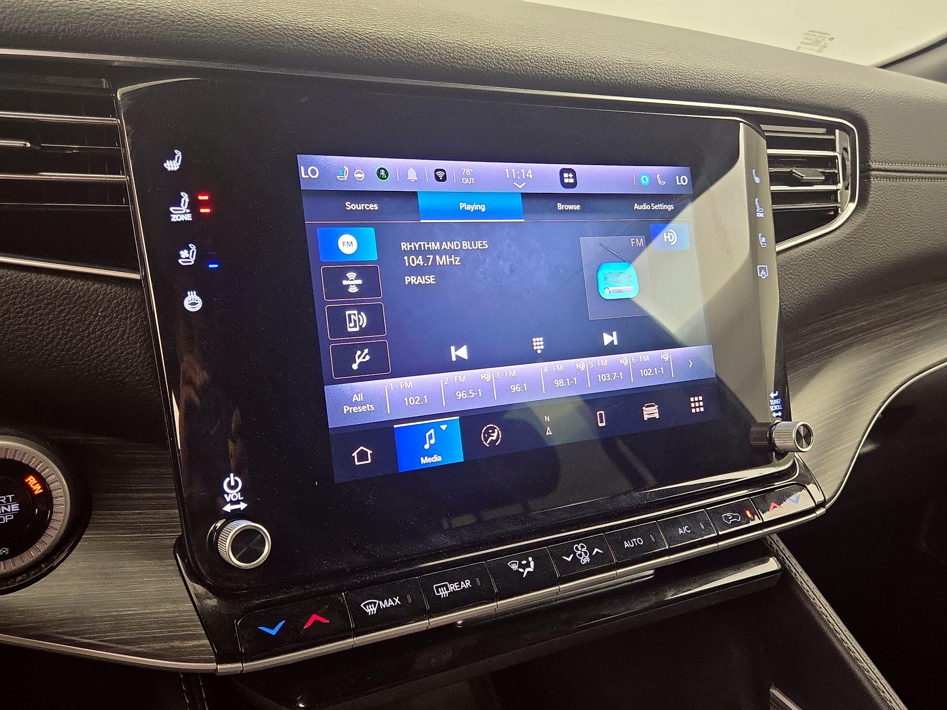 Thumbnail: 2024 Jeep Wagoneer - 16