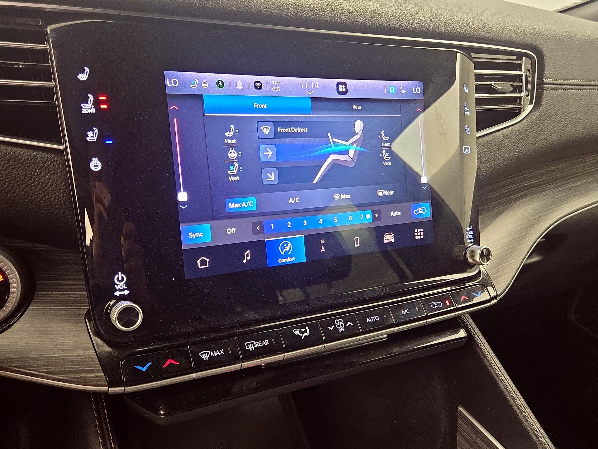 Thumbnail: 2024 Jeep Wagoneer - 17