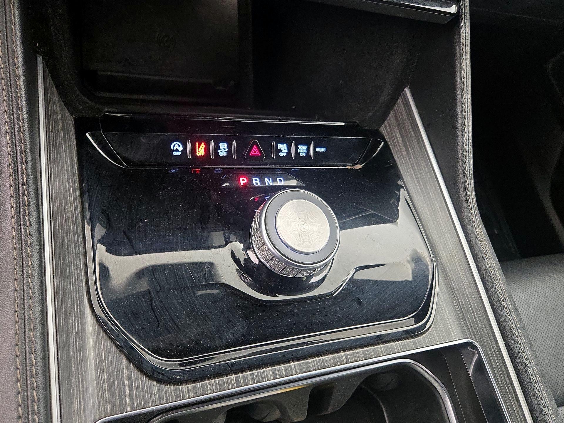 Thumbnail: 2024 Jeep Wagoneer - 18