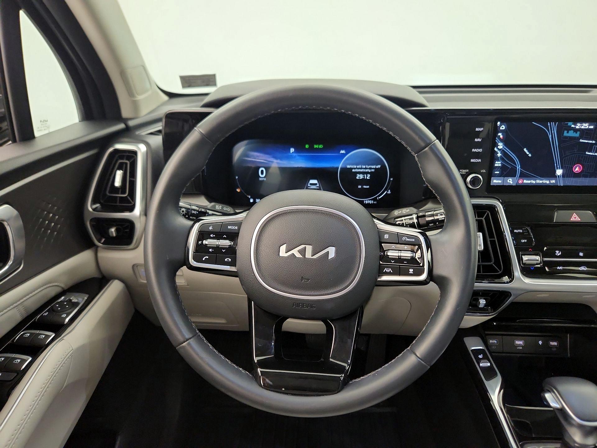 Thumbnail: 2023 Kia Sorento - 10