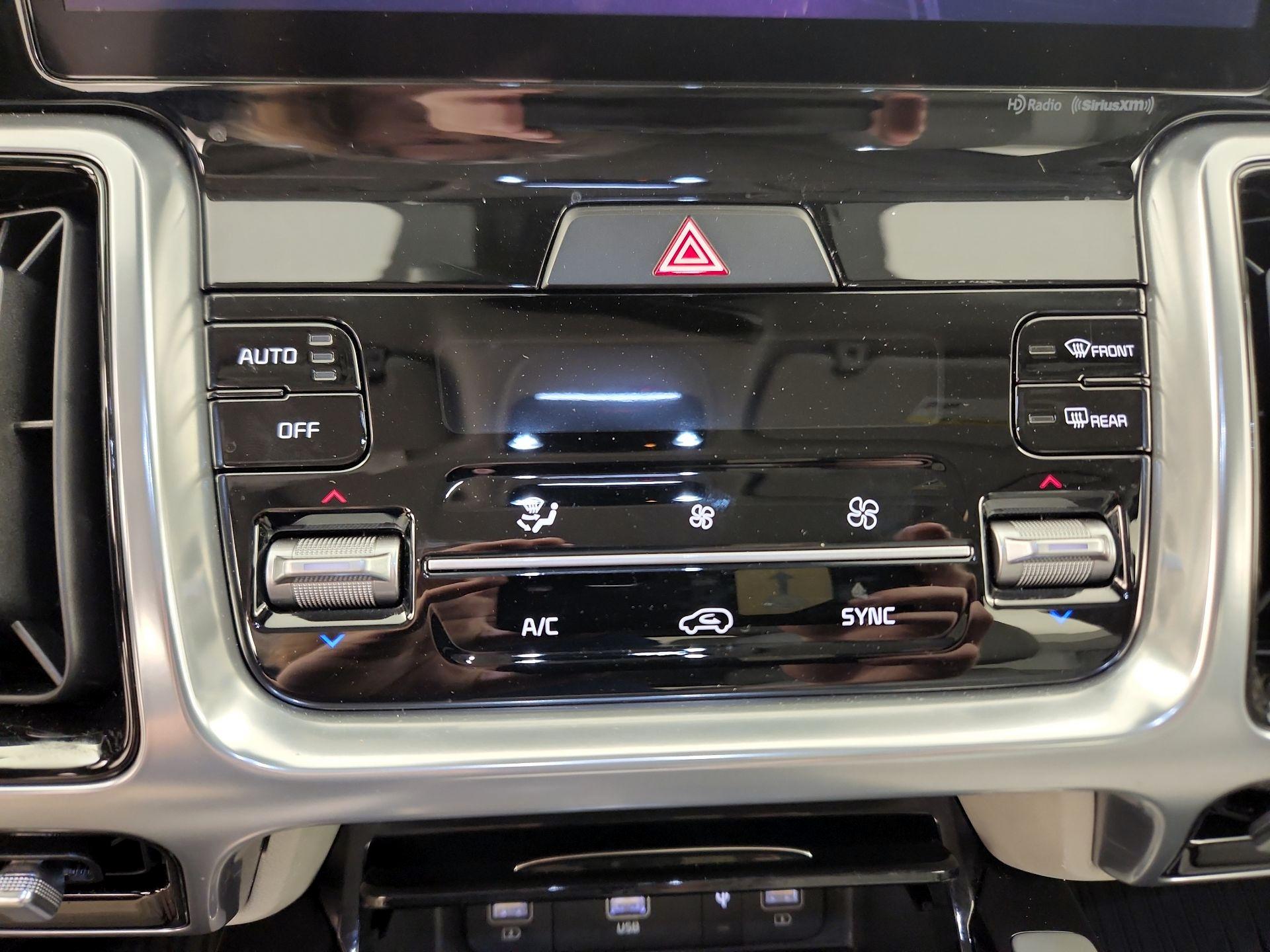 Thumbnail: 2023 Kia Sorento - 17