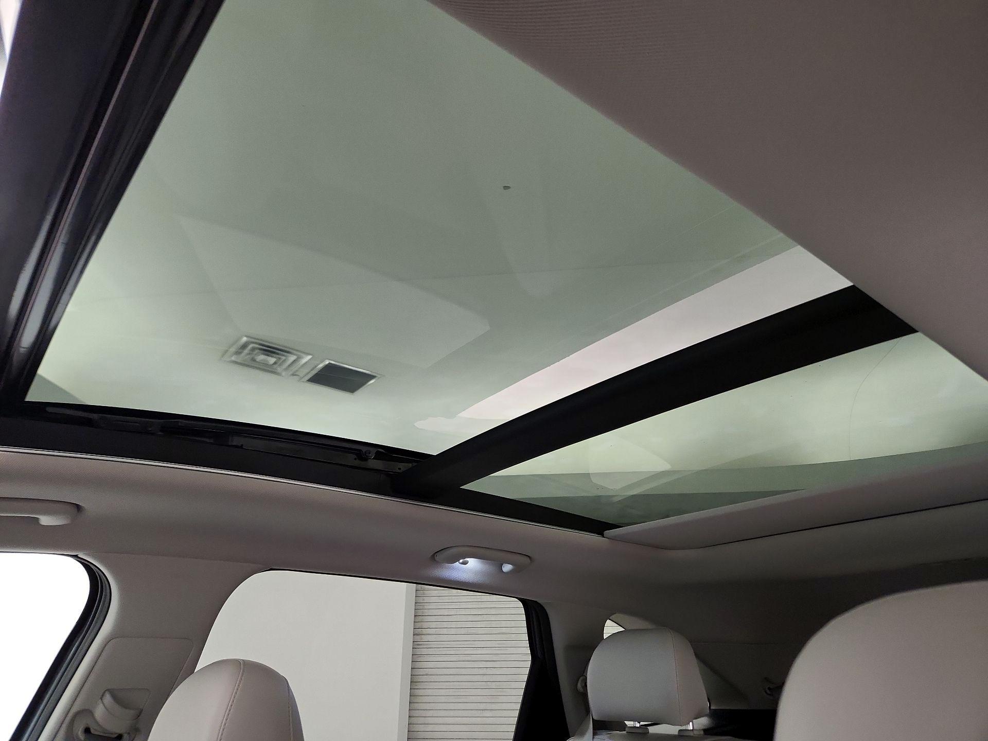 Thumbnail: 2023 Kia Sorento - 20