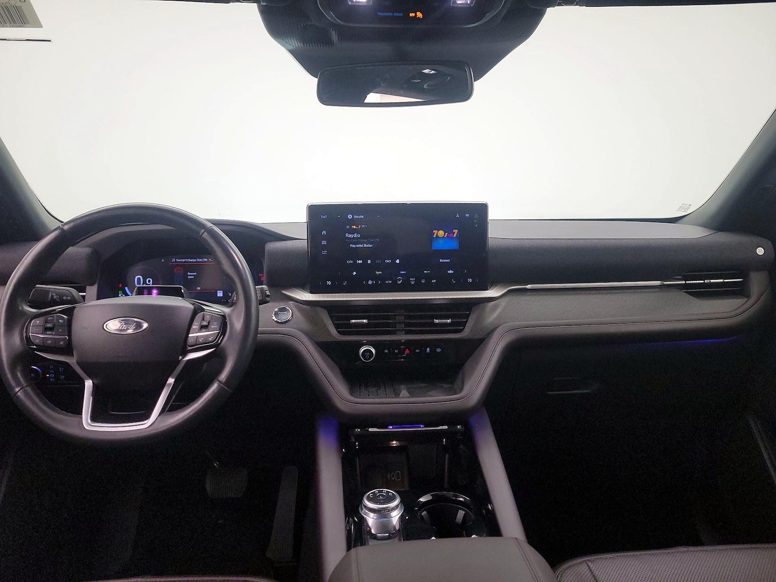2025 Ford Explorer Platinum - Photo 10