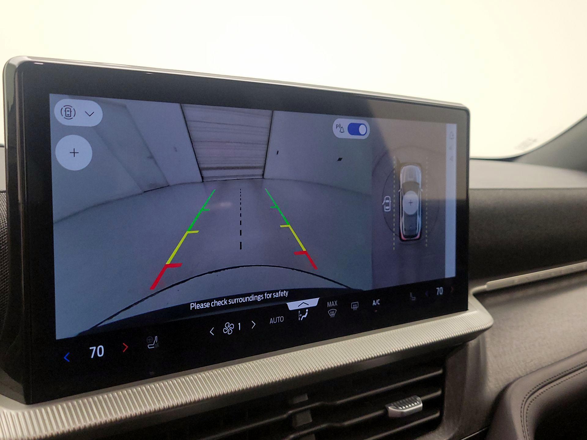 Thumbnail: 2025 Ford Explorer - 15