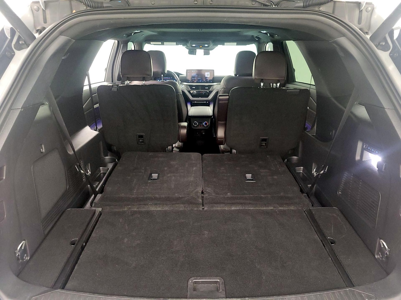2025 Ford Explorer Platinum - Photo 25