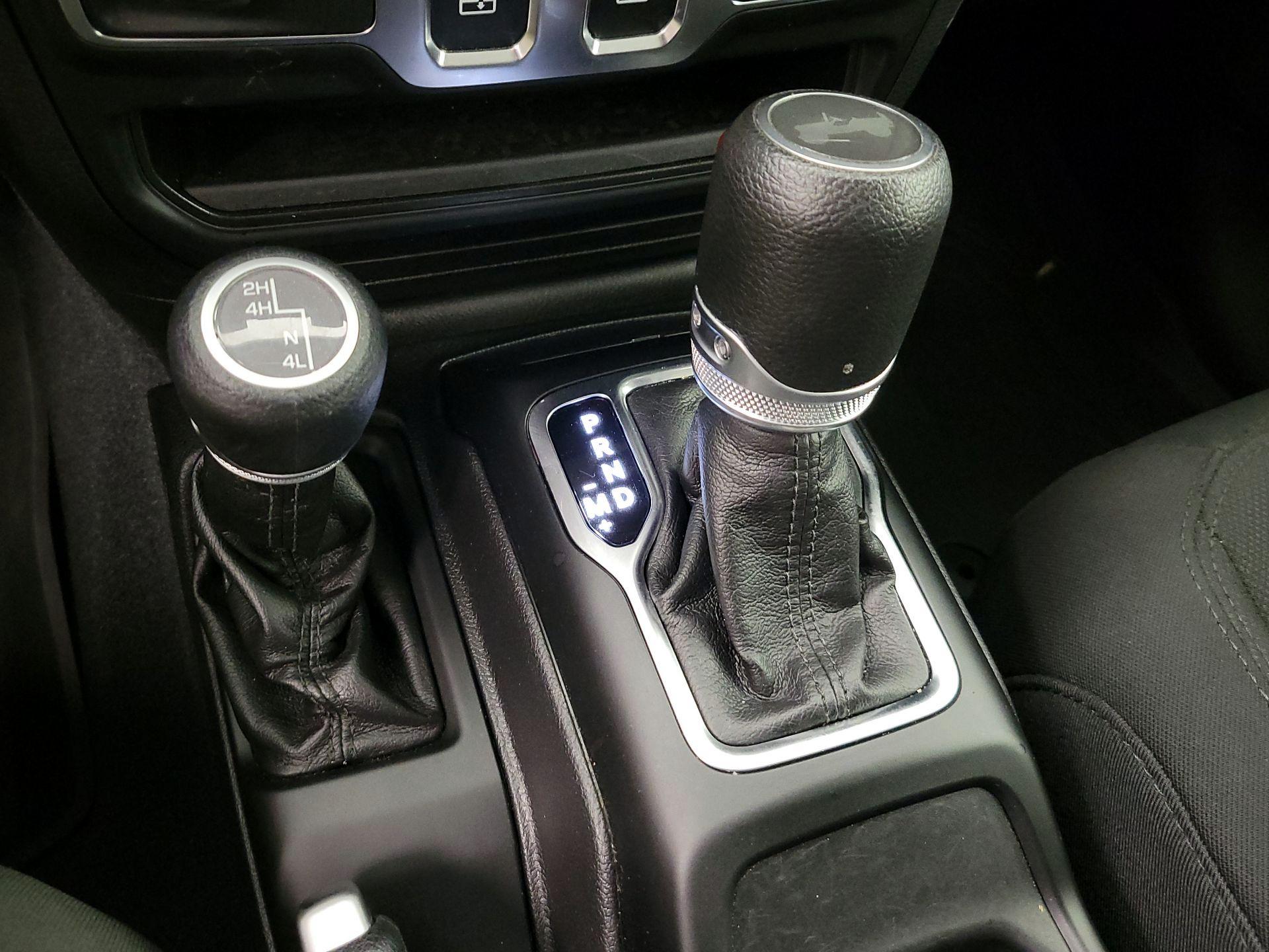 Thumbnail: 2022 Jeep Wrangler - 18