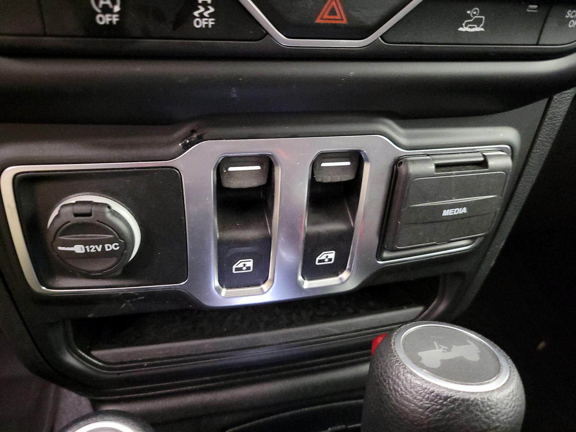 Thumbnail: 2022 Jeep Wrangler - 19