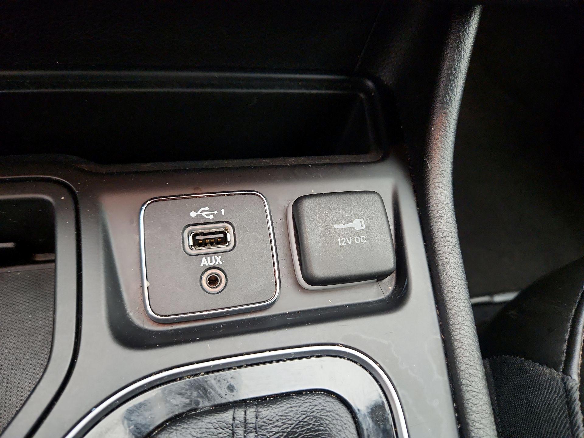 Thumbnail: 2021 Jeep Cherokee - 18