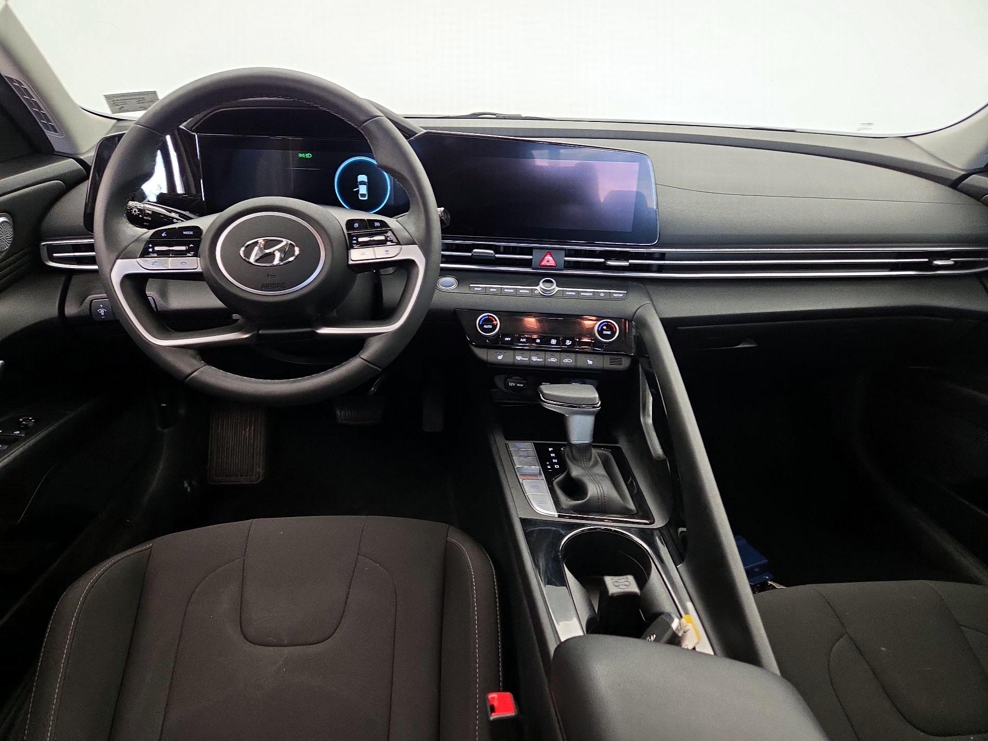 Thumbnail: 2023 Hyundai Elantra - 9