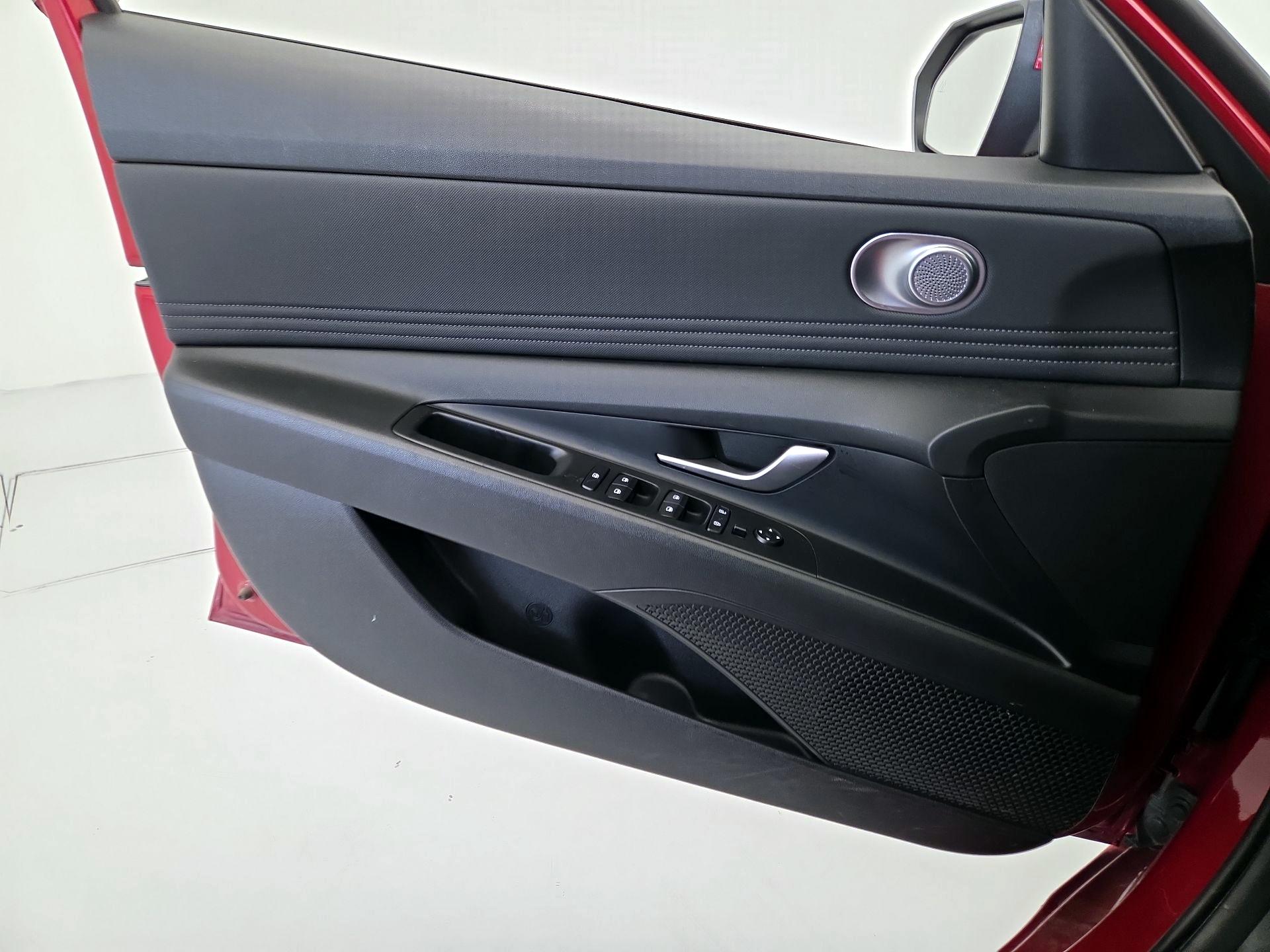 Thumbnail: 2023 Hyundai Elantra - 12