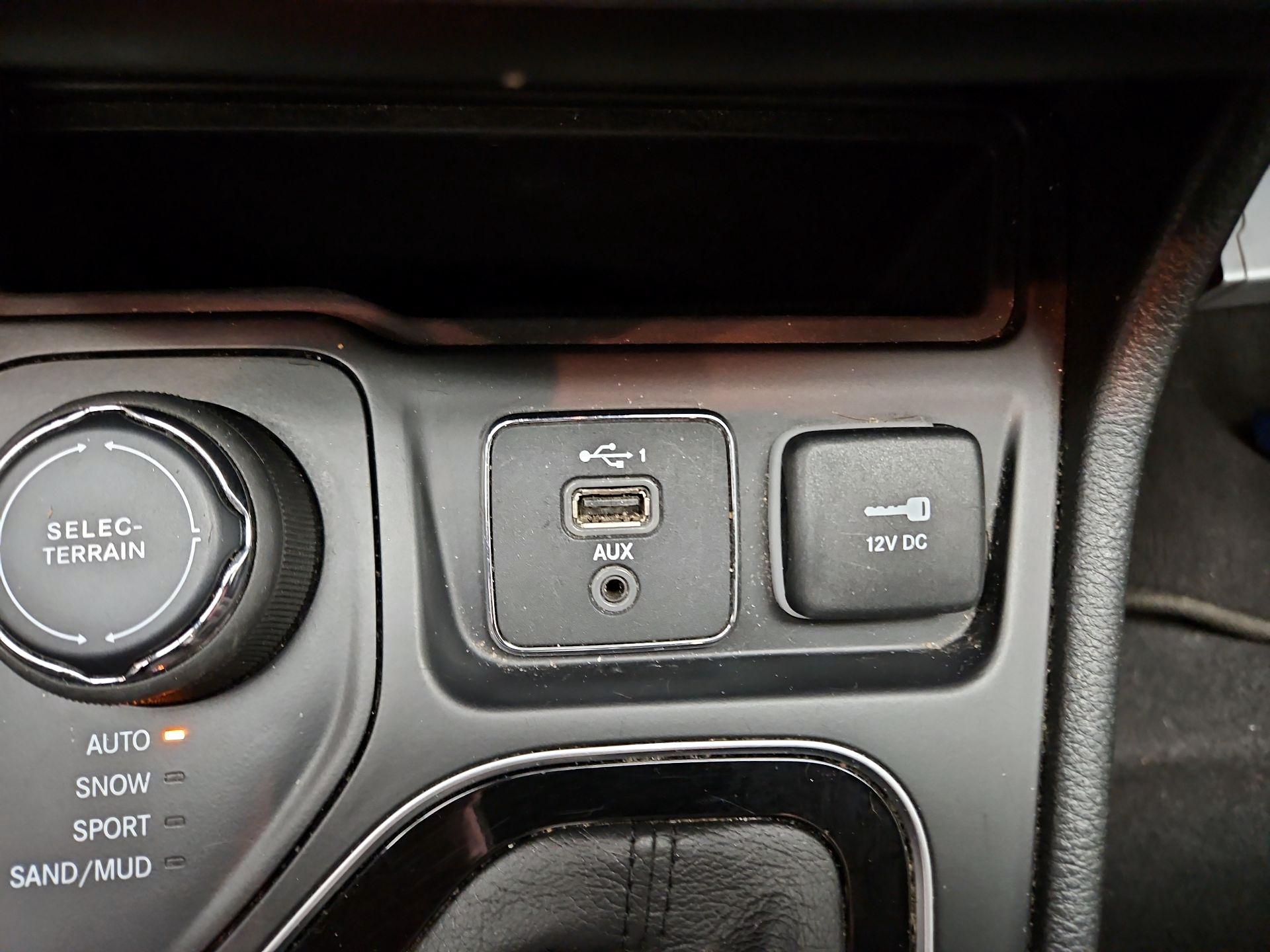 Thumbnail: 2023 Jeep Cherokee - 17