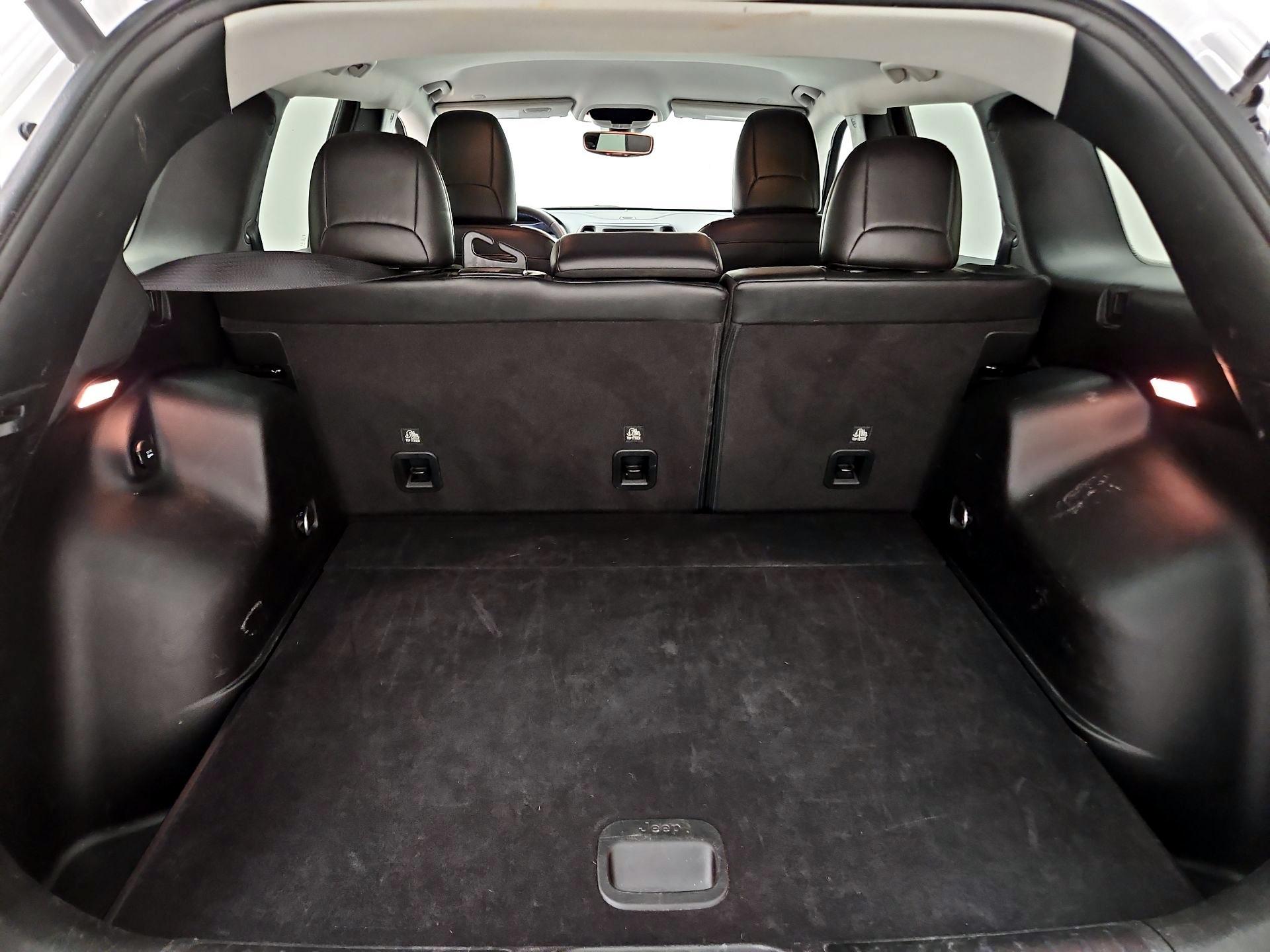 Thumbnail: 2023 Jeep Cherokee - 19