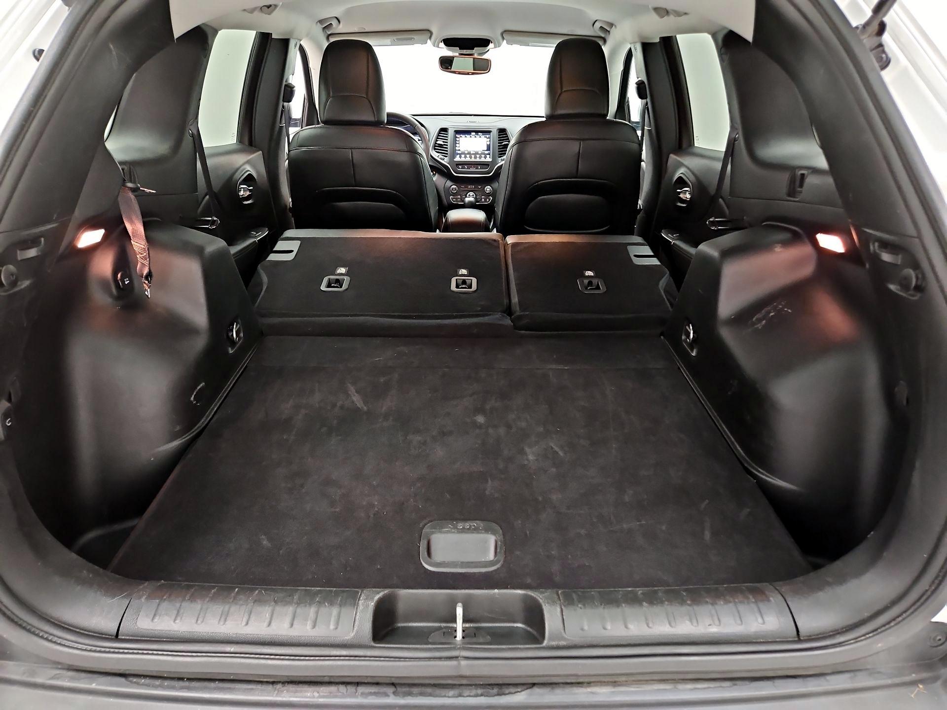 Thumbnail: 2023 Jeep Cherokee - 20