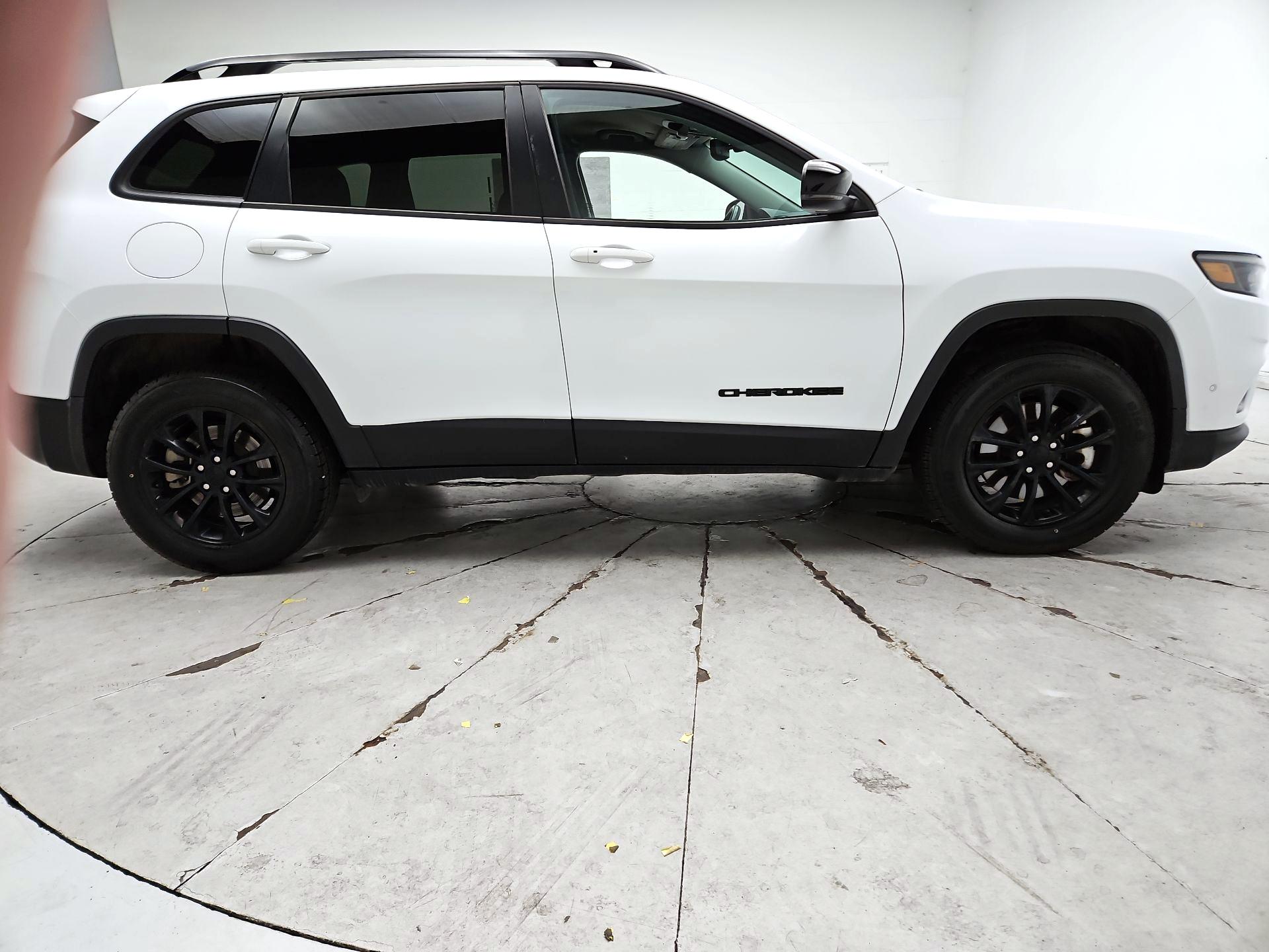 Thumbnail: 2023 Jeep Cherokee - 4