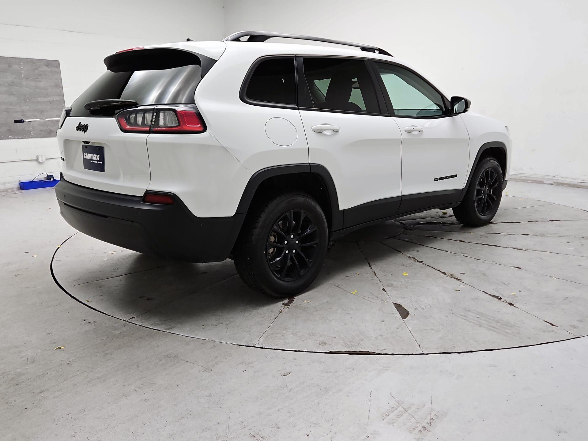 Thumbnail: 2023 Jeep Cherokee - 5