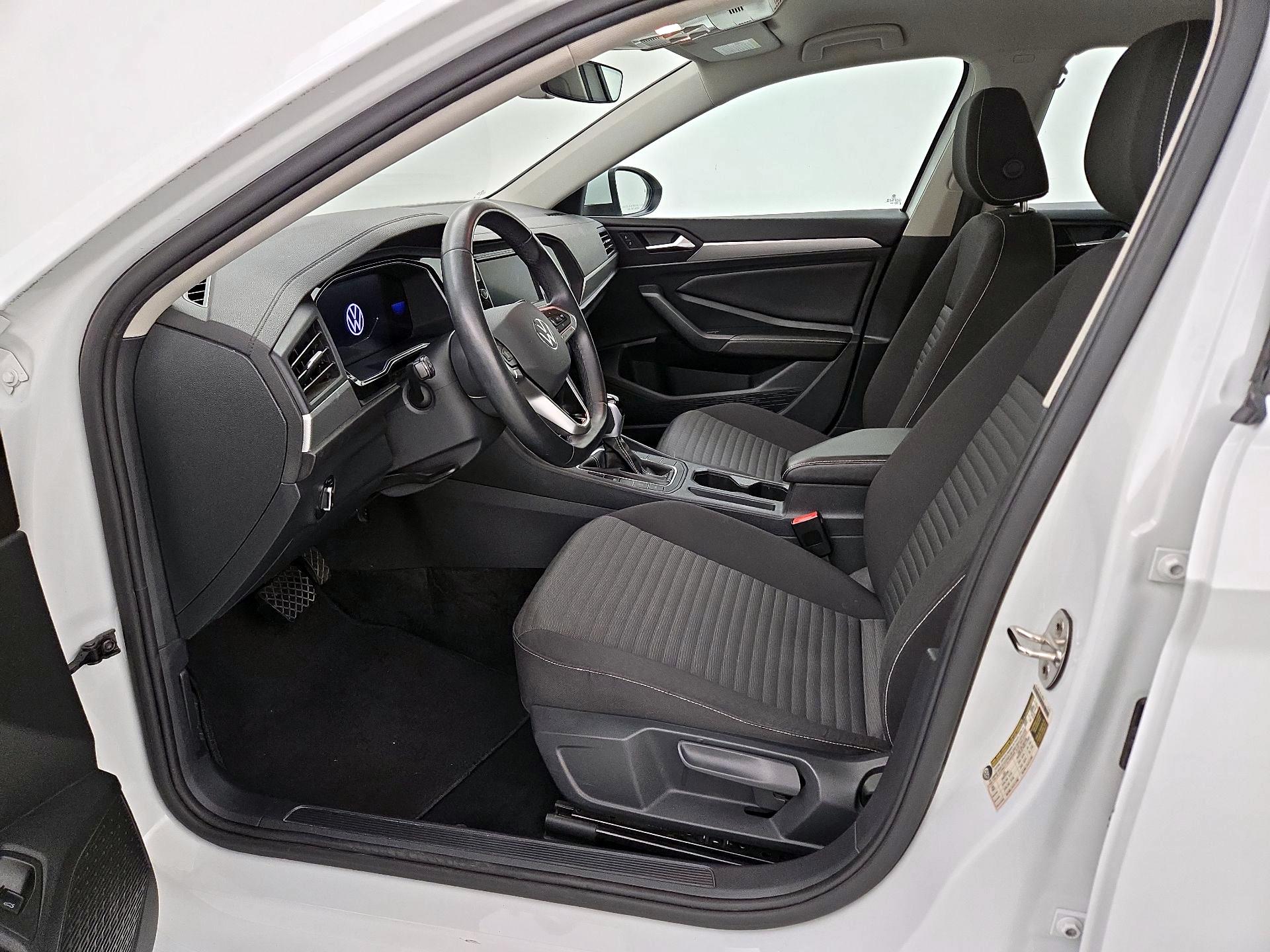 Thumbnail: 2024 Volkswagen Jetta - 11