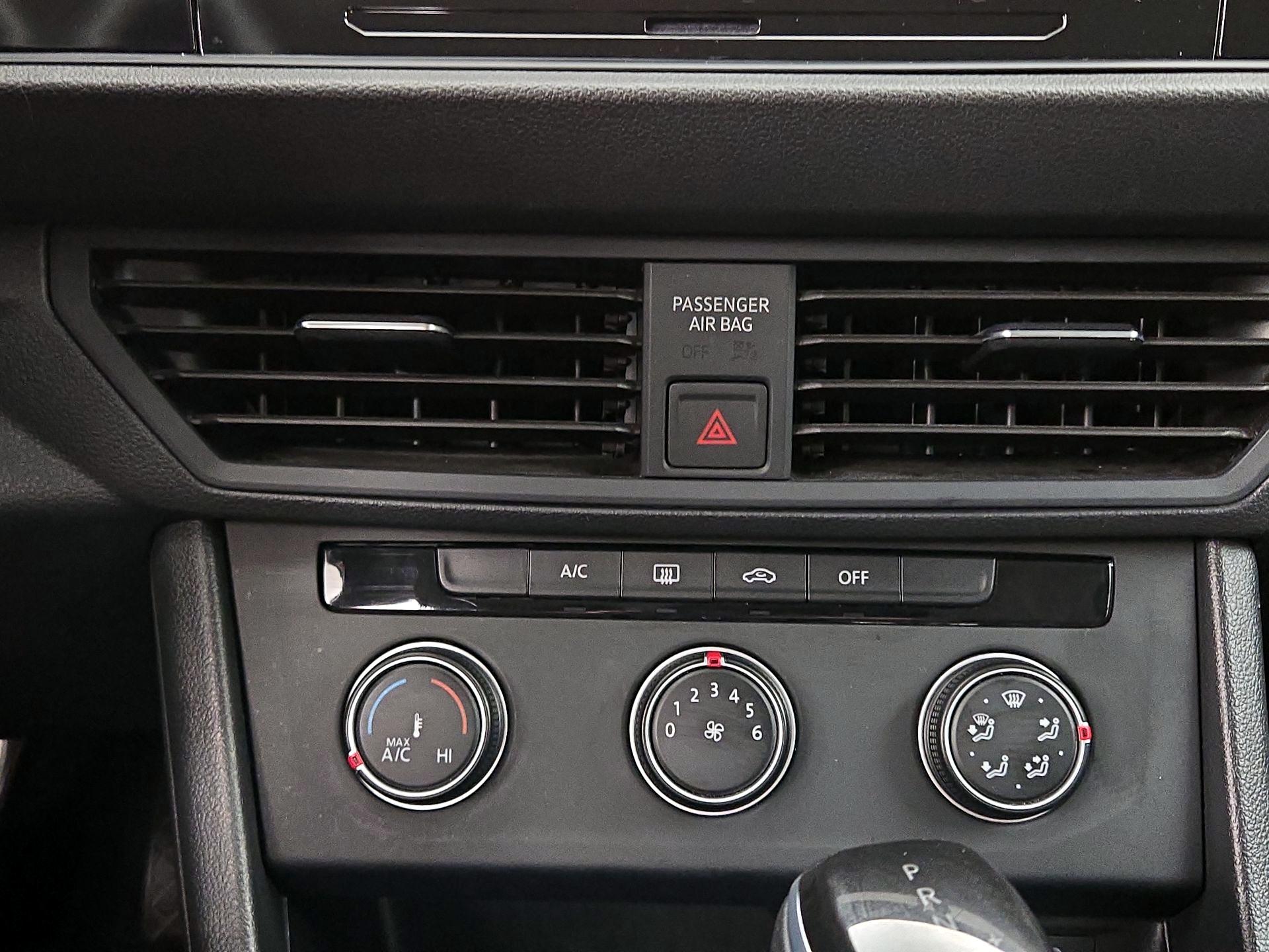 Thumbnail: 2024 Volkswagen Jetta - 16