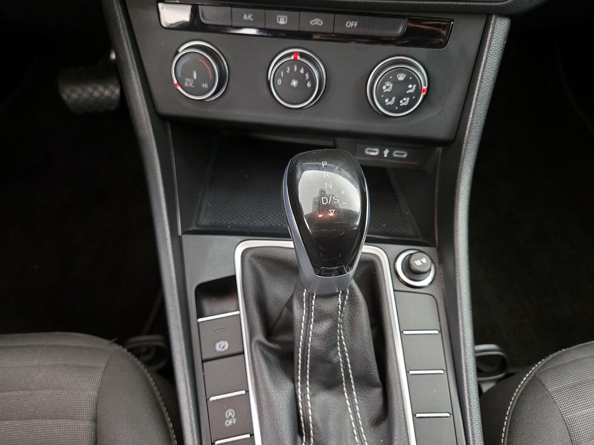 Thumbnail: 2024 Volkswagen Jetta - 17