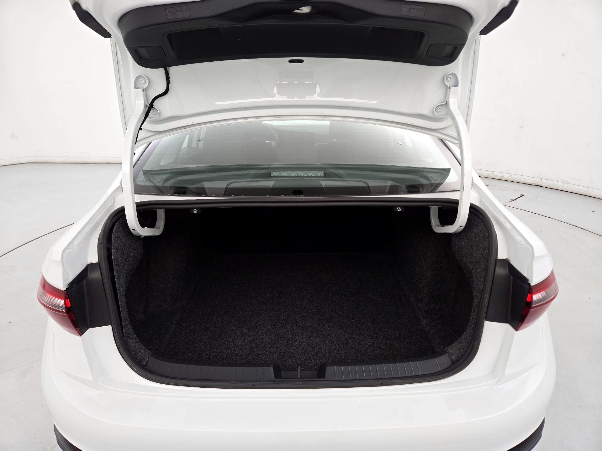 Thumbnail: 2024 Volkswagen Jetta - 20