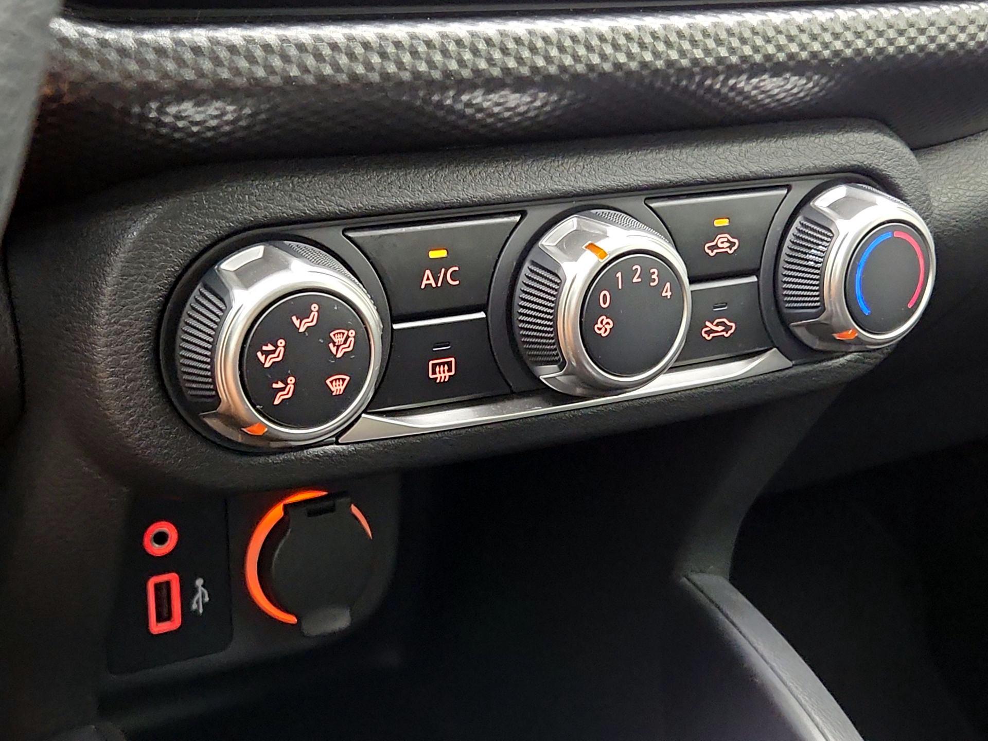 Thumbnail: 2020 Nissan Kicks - 16