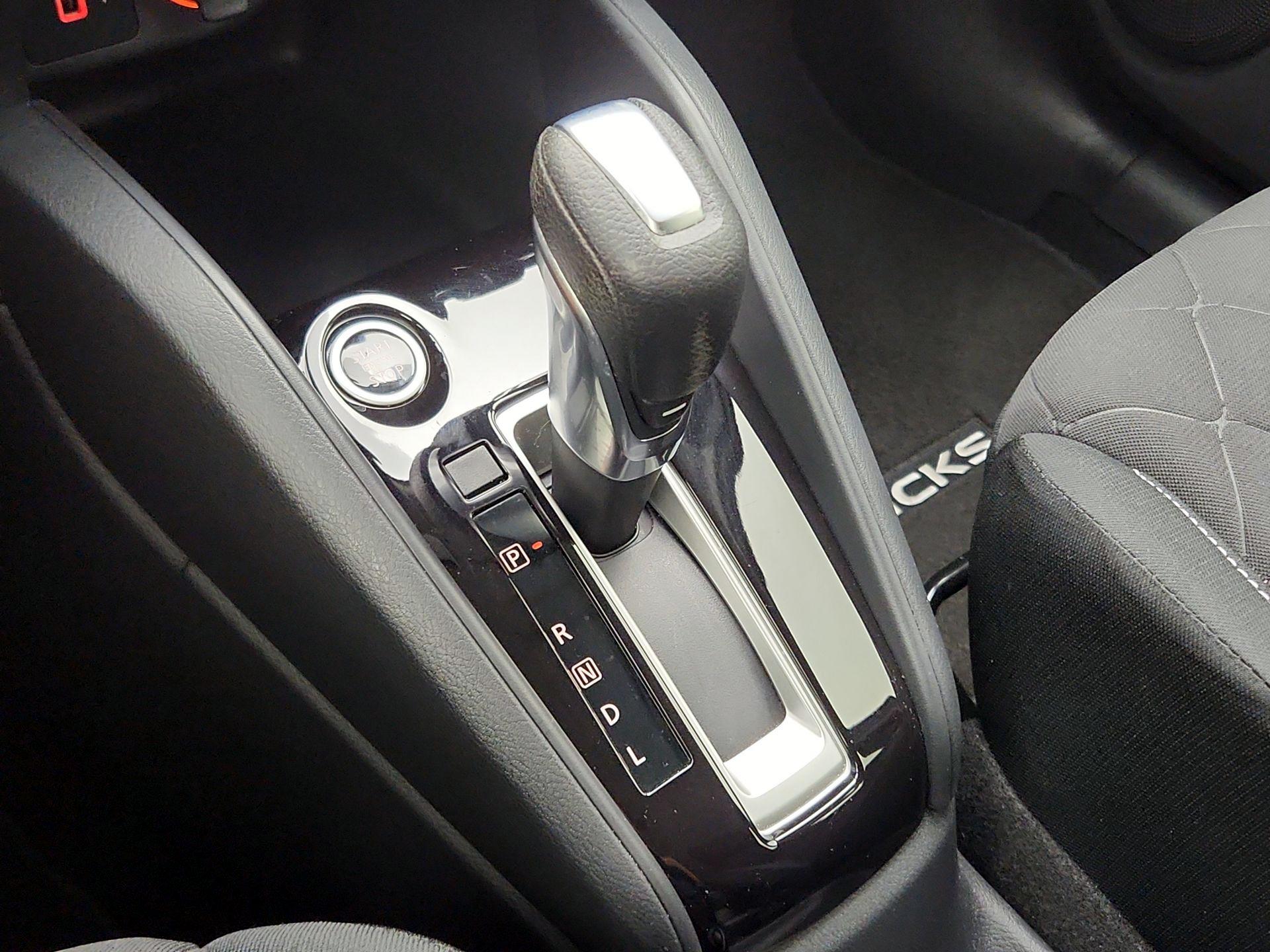 Thumbnail: 2020 Nissan Kicks - 17