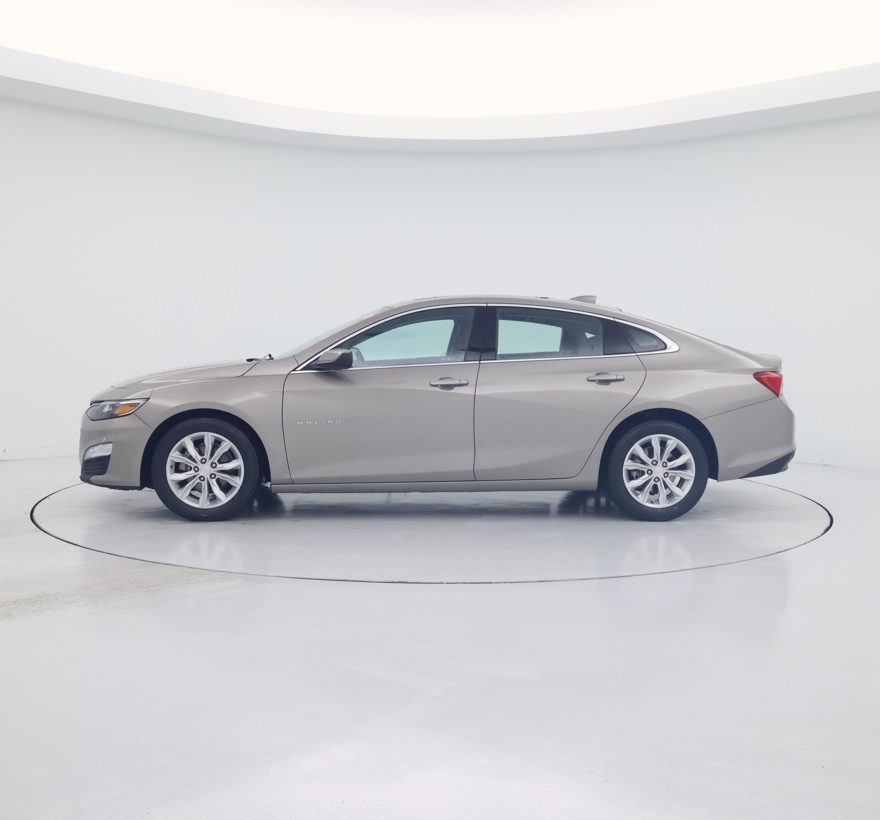 Thumbnail: 2024 Chevrolet Malibu - 3