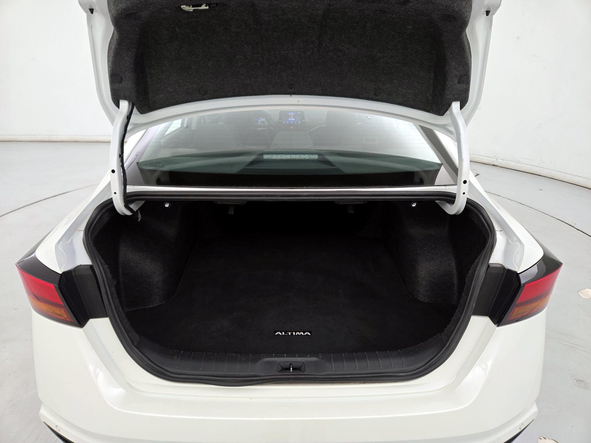 Thumbnail: 2024 Nissan Altima - 20