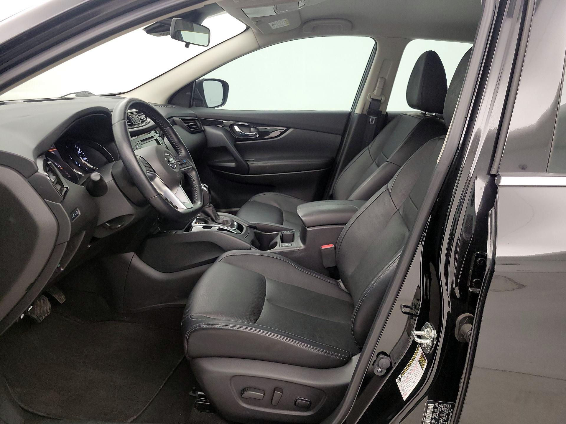 Thumbnail: 2022 Nissan Rogue Sport - 9