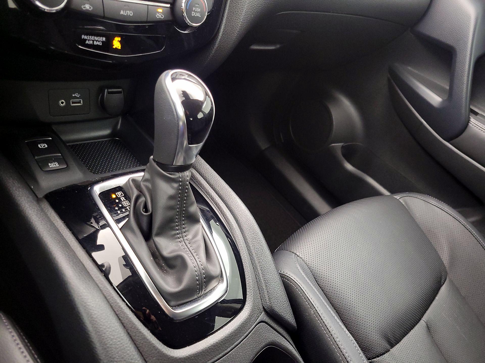 Thumbnail: 2022 Nissan Rogue Sport - 16