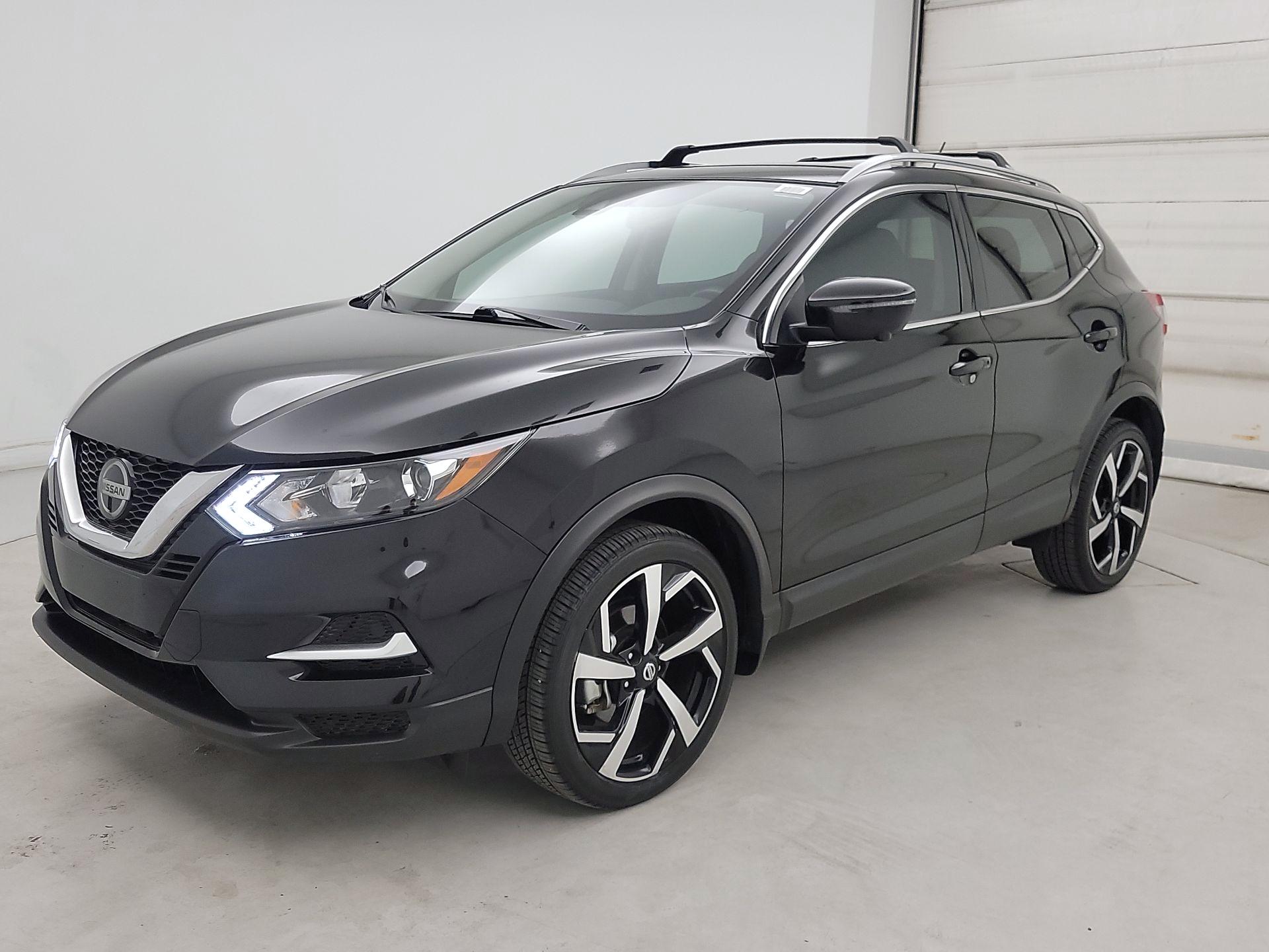 Thumbnail: 2022 Nissan Rogue Sport - 3