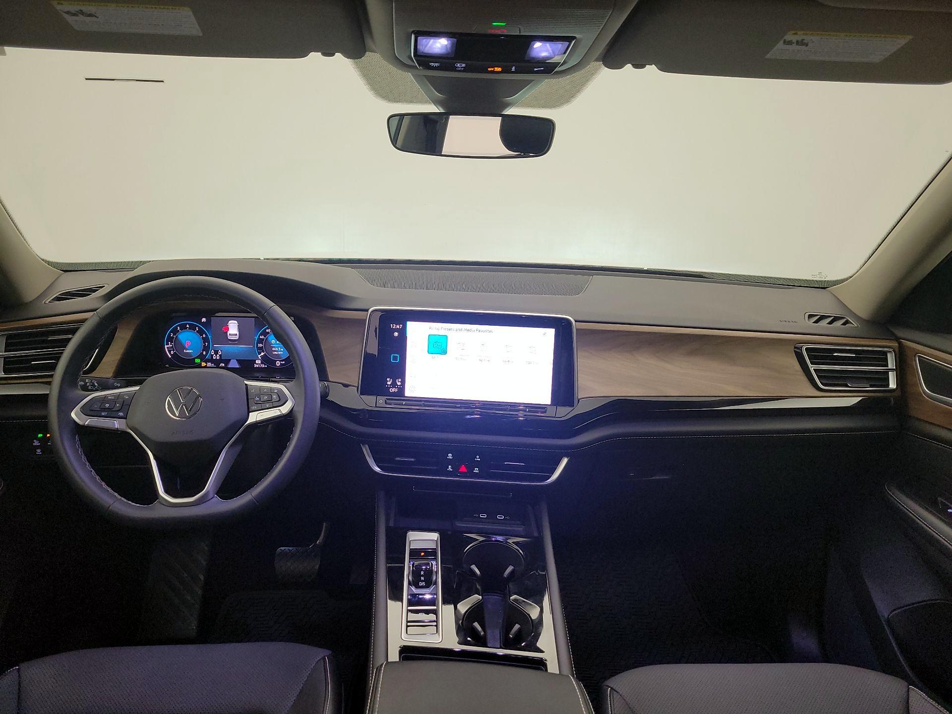 Thumbnail: 2024 Volkswagen Atlas - 9