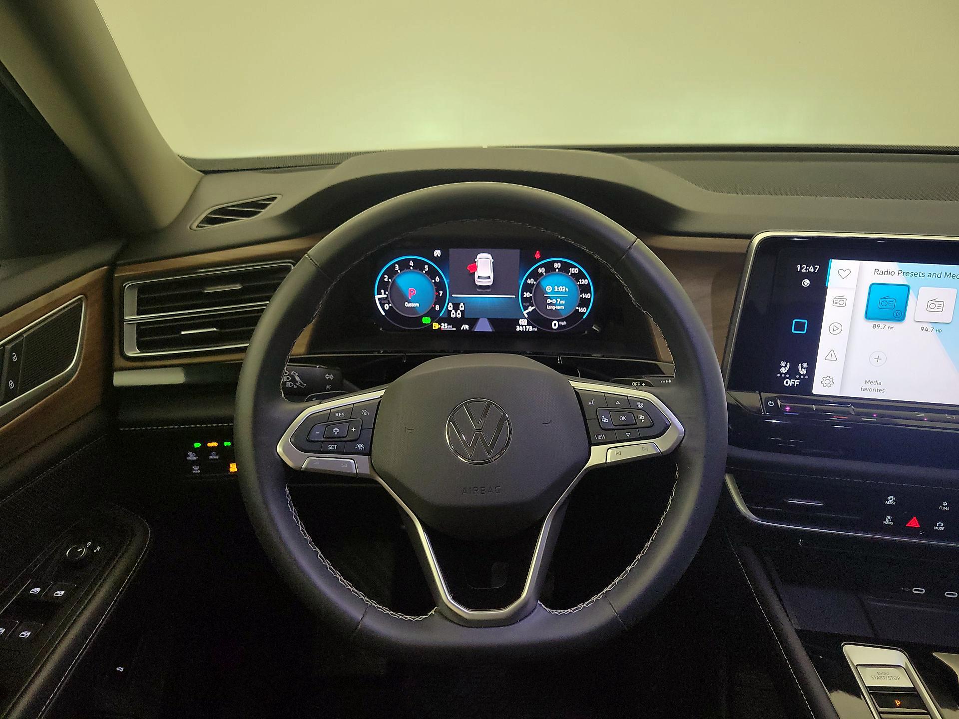 Thumbnail: 2024 Volkswagen Atlas - 10