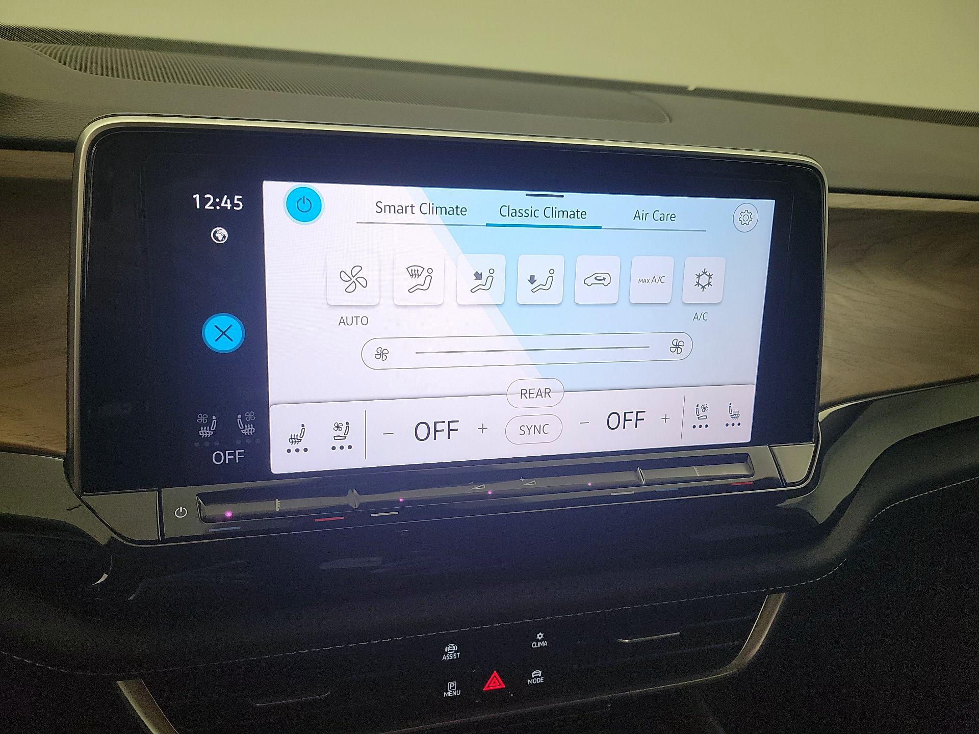 Thumbnail: 2024 Volkswagen Atlas - 16