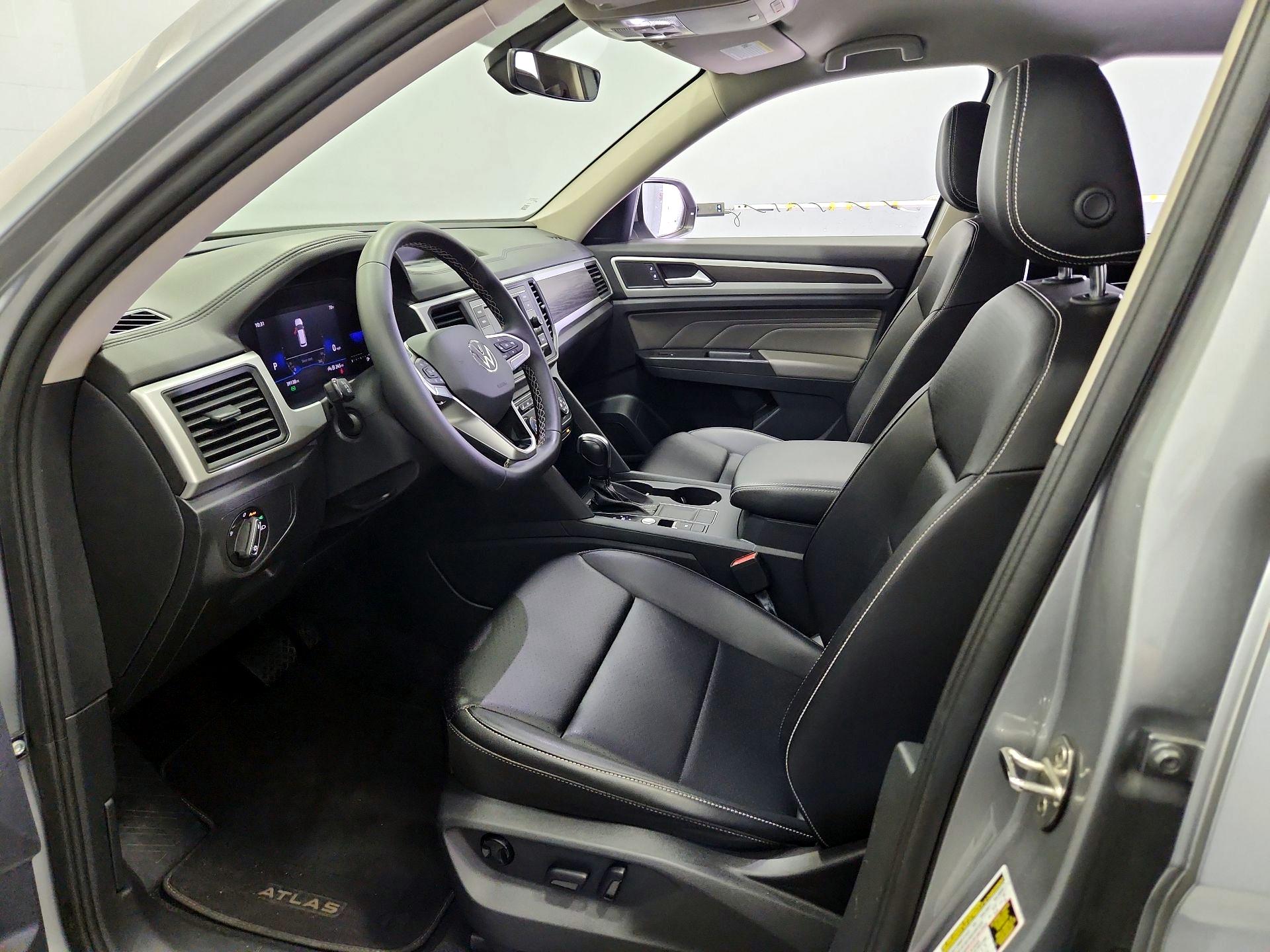 Thumbnail: 2023 Volkswagen Atlas - 11