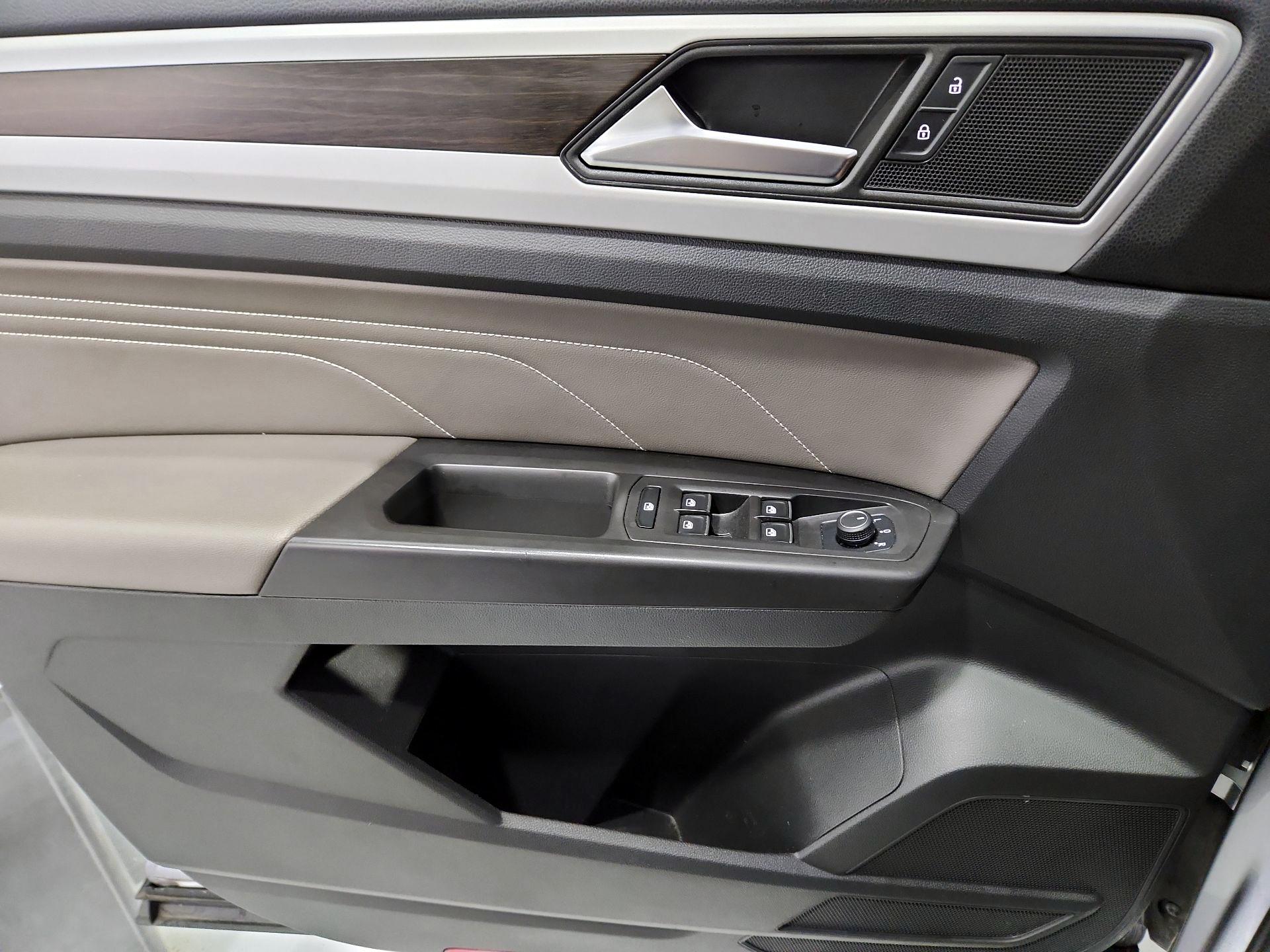 Thumbnail: 2023 Volkswagen Atlas - 12