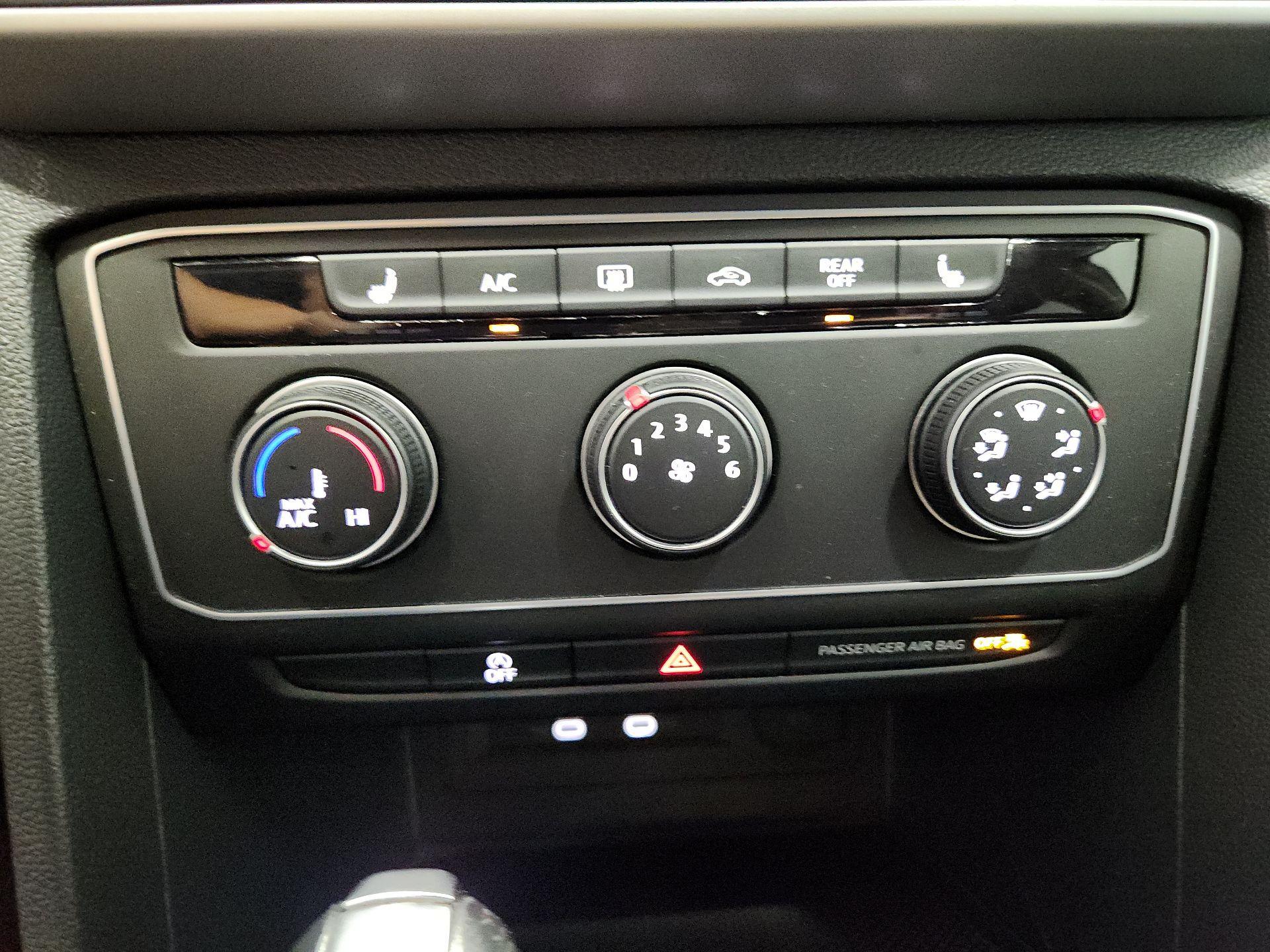 Thumbnail: 2023 Volkswagen Atlas - 16