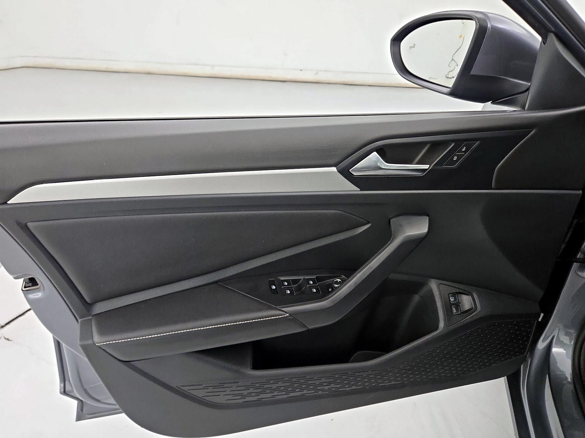 Thumbnail: 2024 Volkswagen Jetta - 12