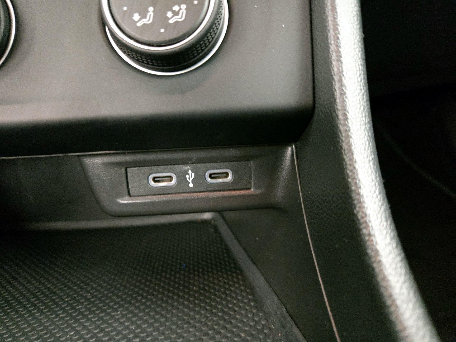 Thumbnail: 2024 Volkswagen Jetta - 18